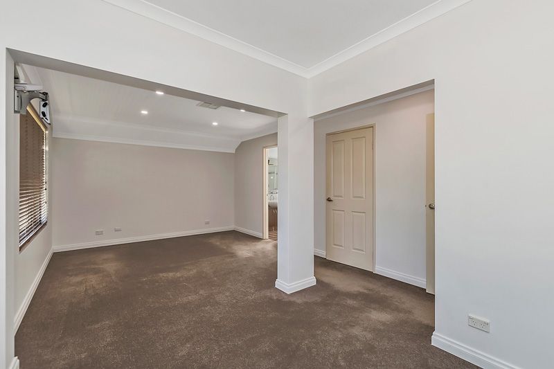 33 Liesham Crescent, Baldivis, WA 6171