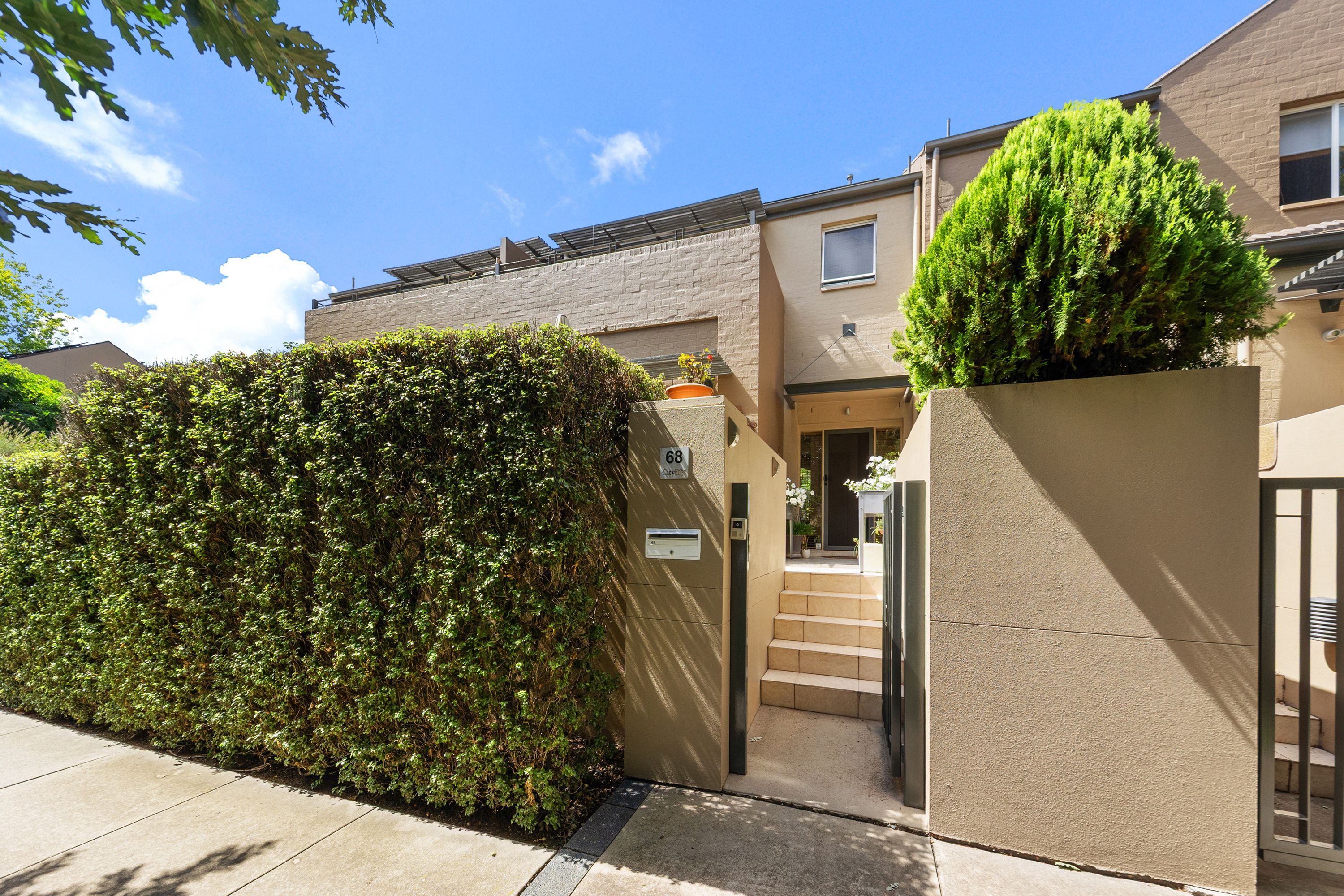 68 Moorhouse Street, O'Connor, ACT 2602 - Sold Townhouse - Ray White ...