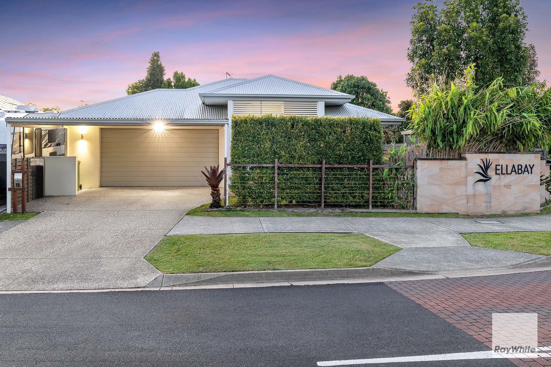 29 Unwin Road North — photo from Ray White Redland Bay