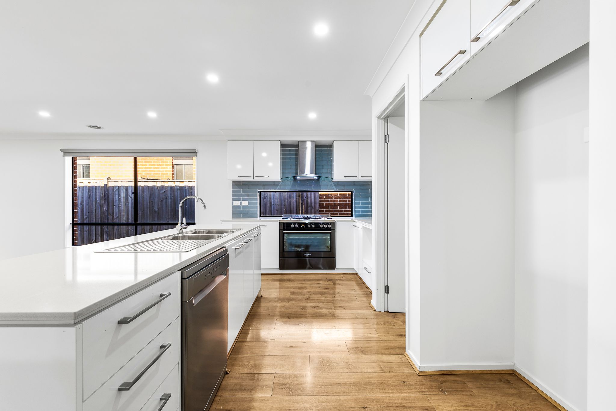 10 Maverick Crescent, Clyde North, VIC 3978