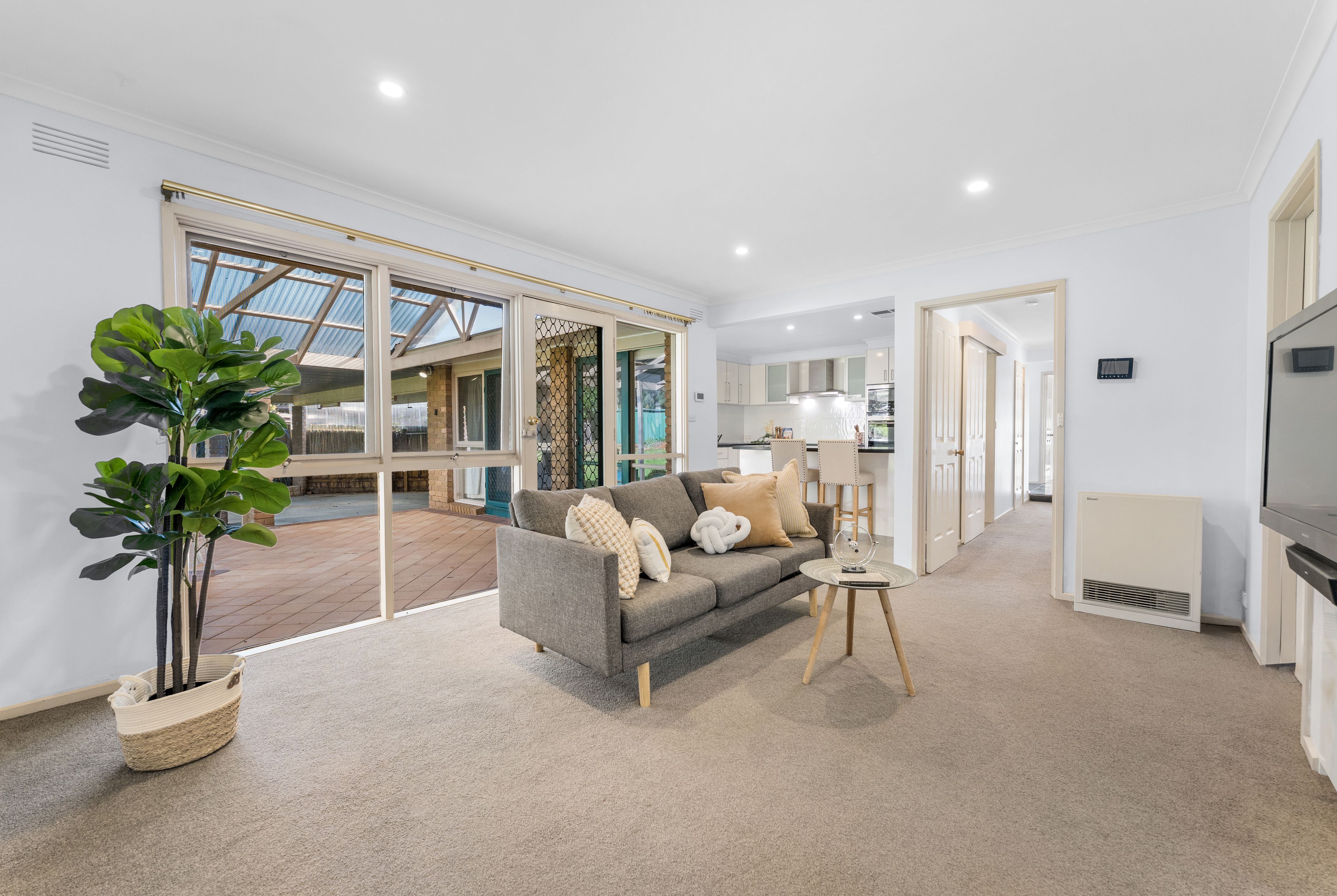 13 Regal Court — photo 9 of 22