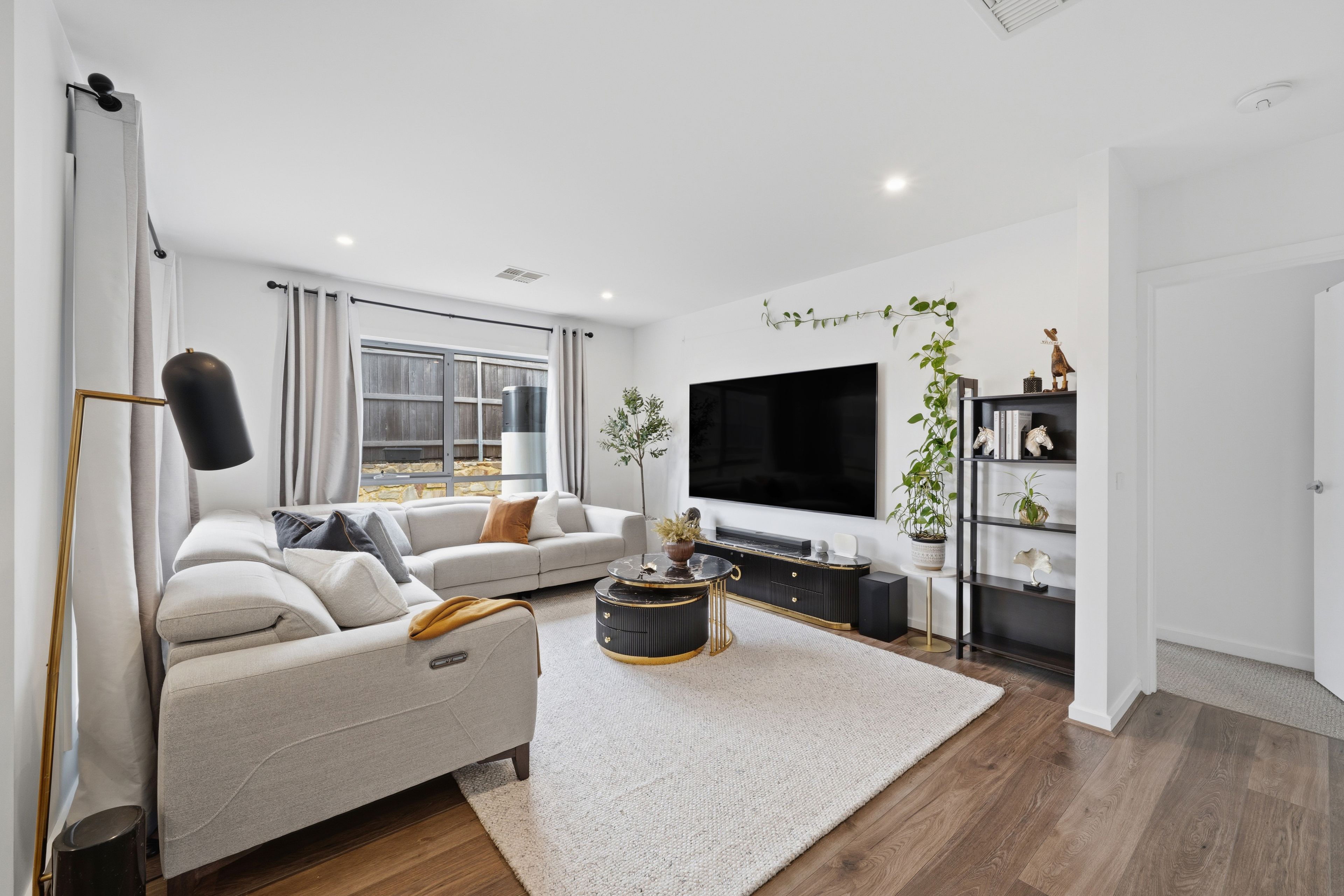 2/4 Lorraway Street — photo 6 of 27