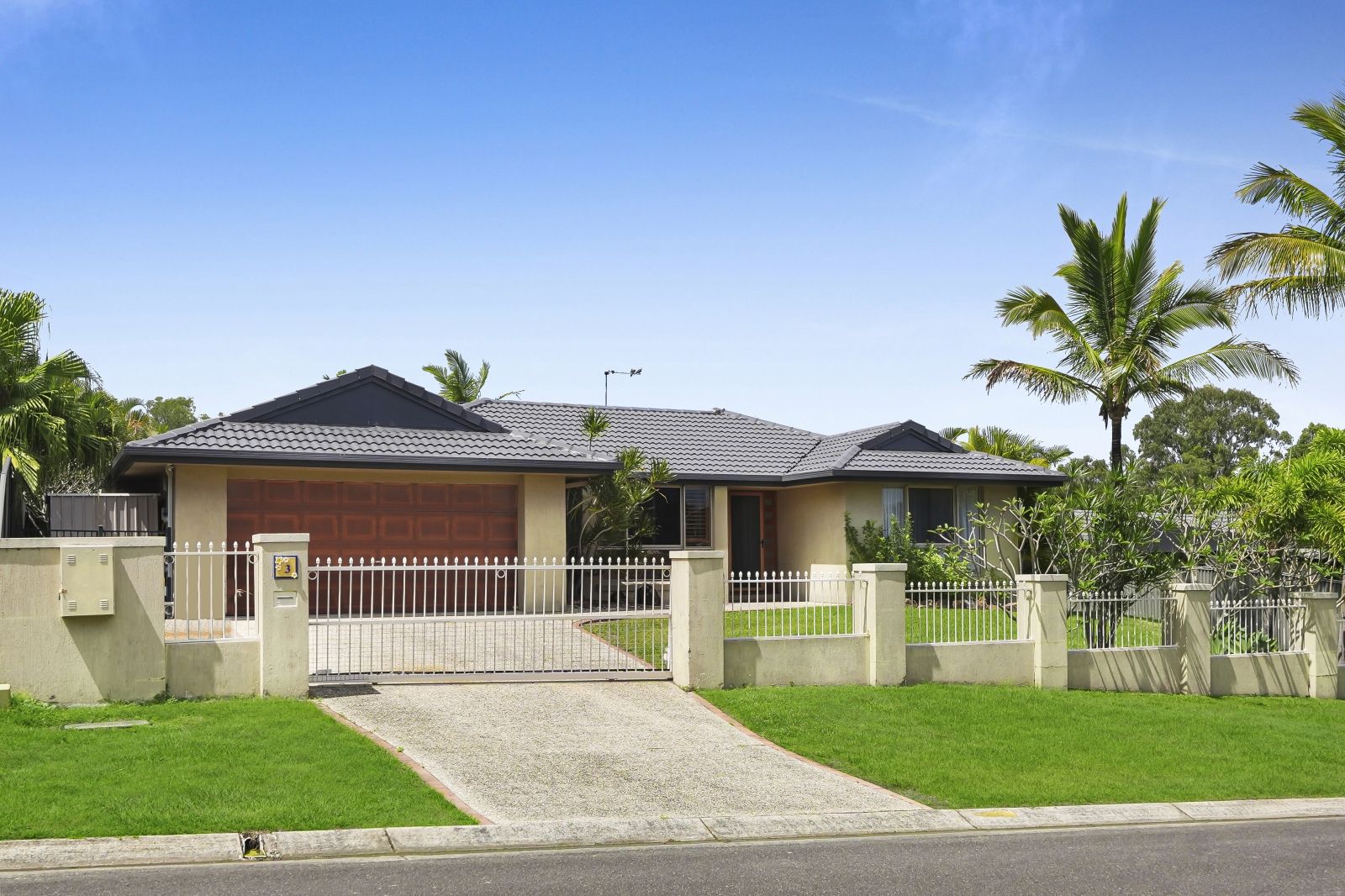 3 Woodstock Court, Parkwood QLD 4214