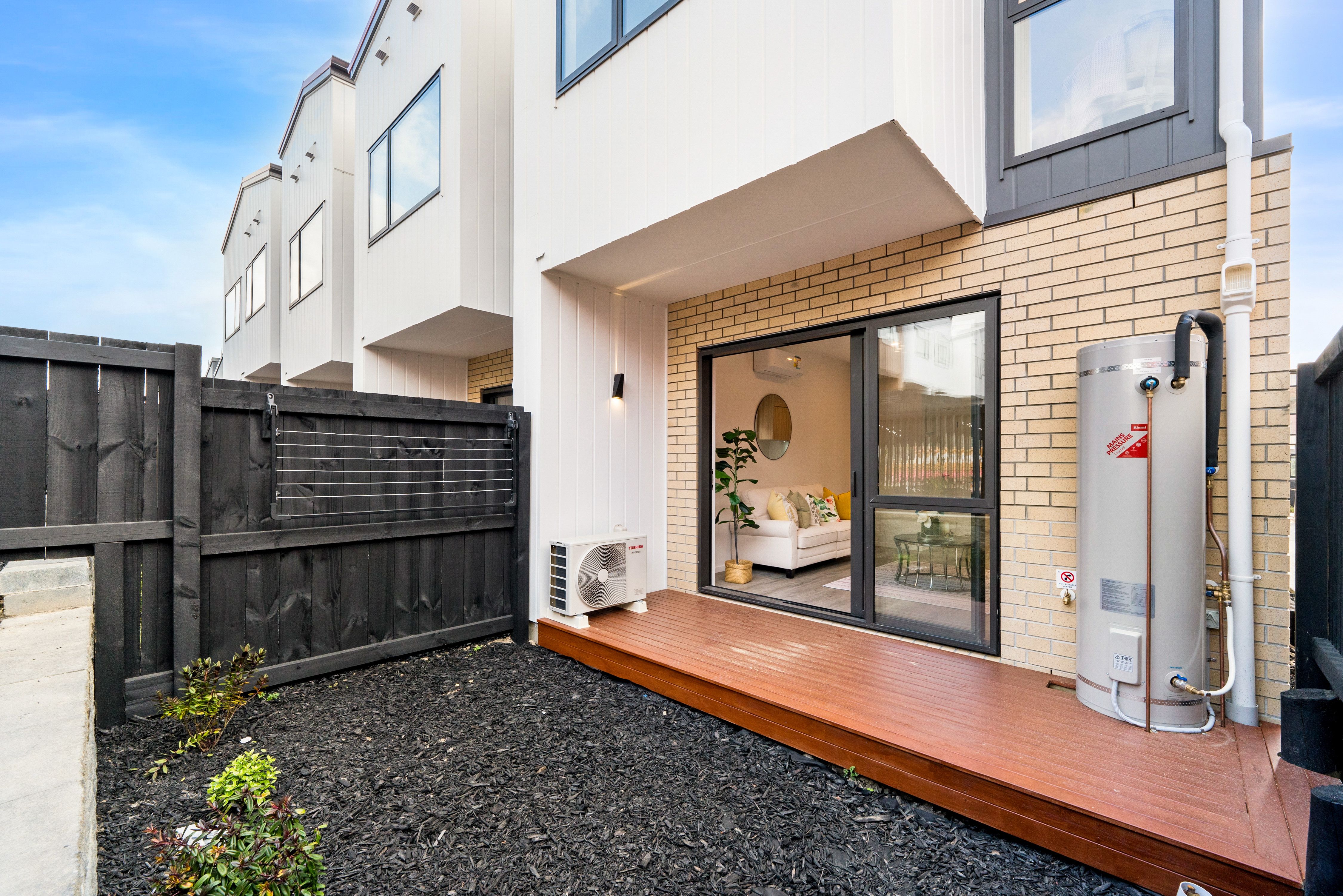 16 Papatahi Lane, Flat Bush, Manukau City