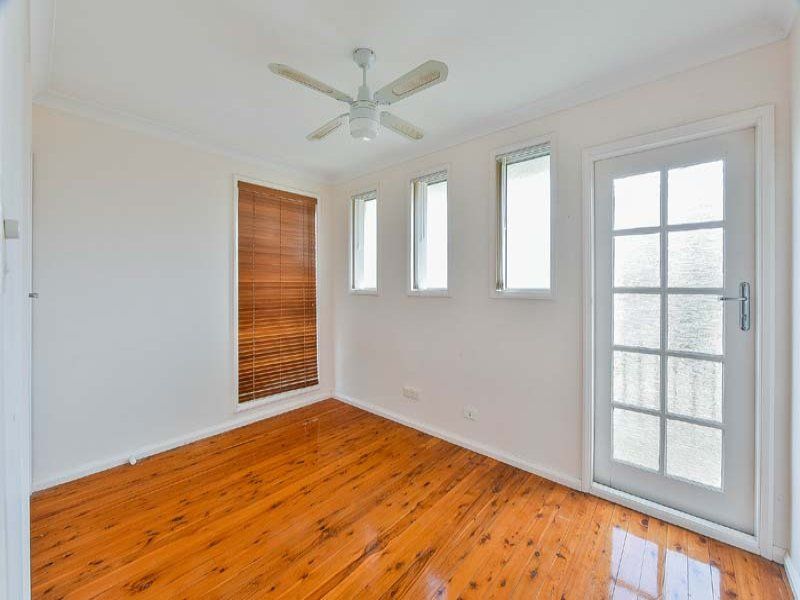 26 Manooka Crescent — photo 4 of 13