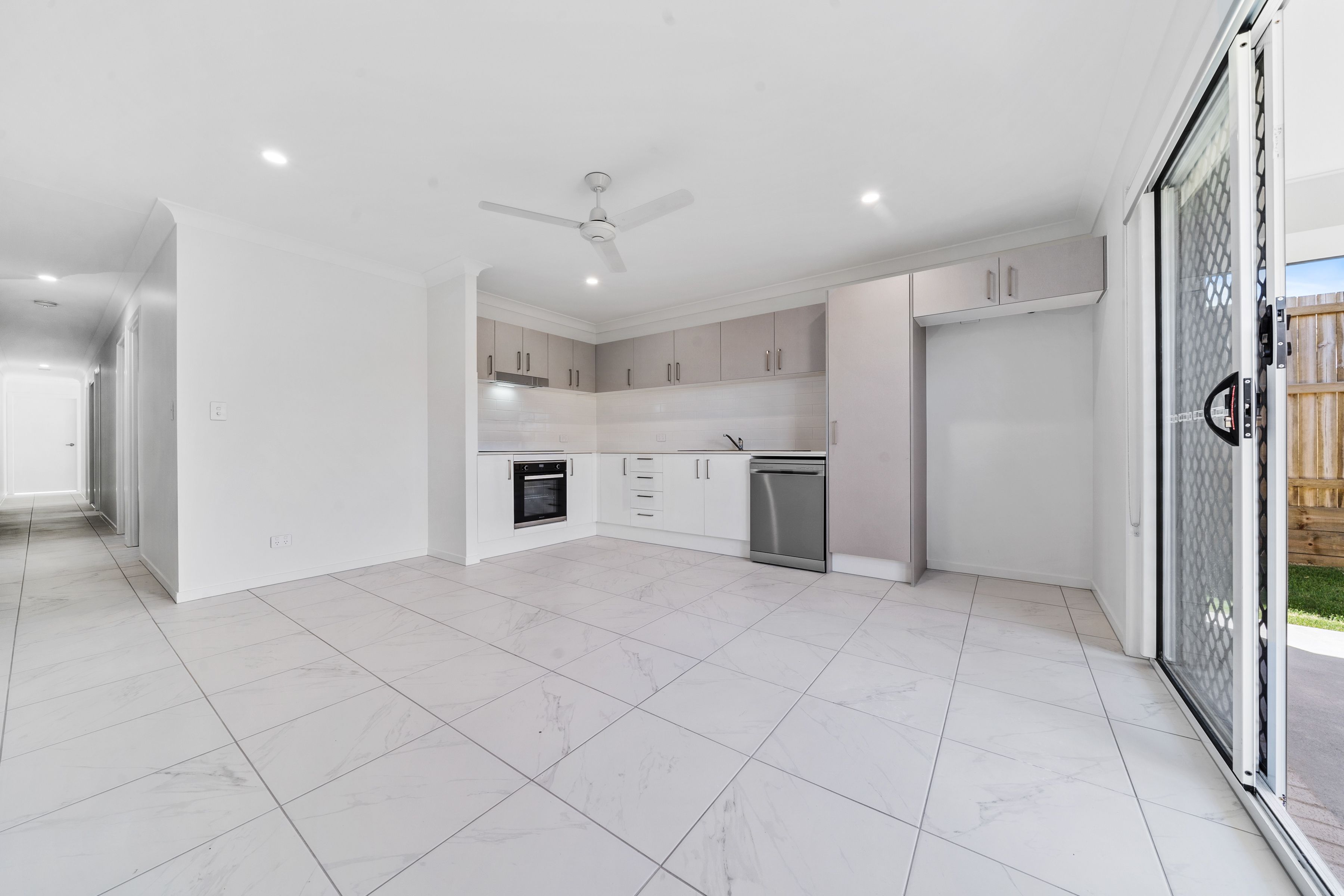 1/16 Royal Street, Park Ridge, QLD 4125