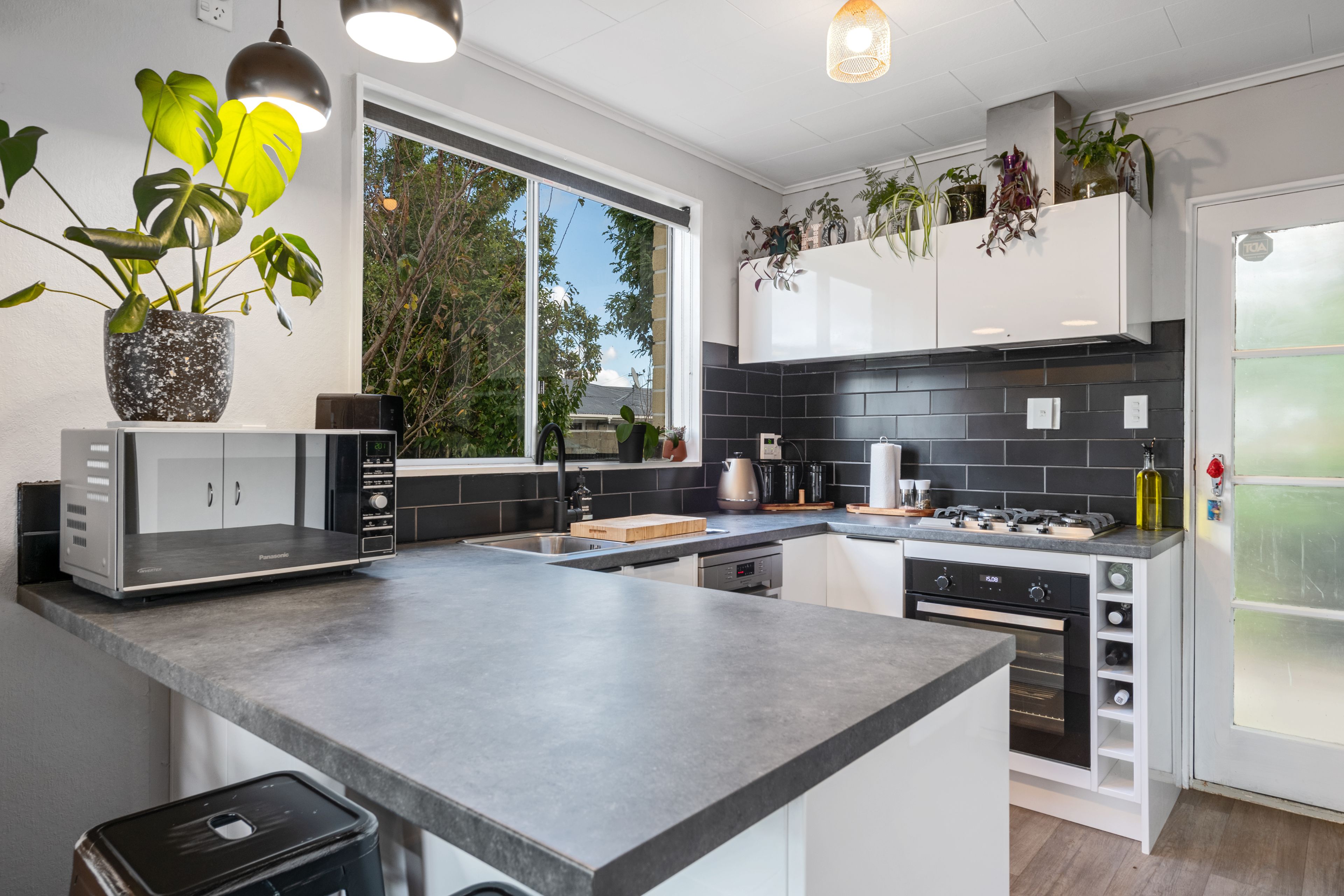 Flat 2/1 Sequoia Place, Maoribank, Upper Hutt City