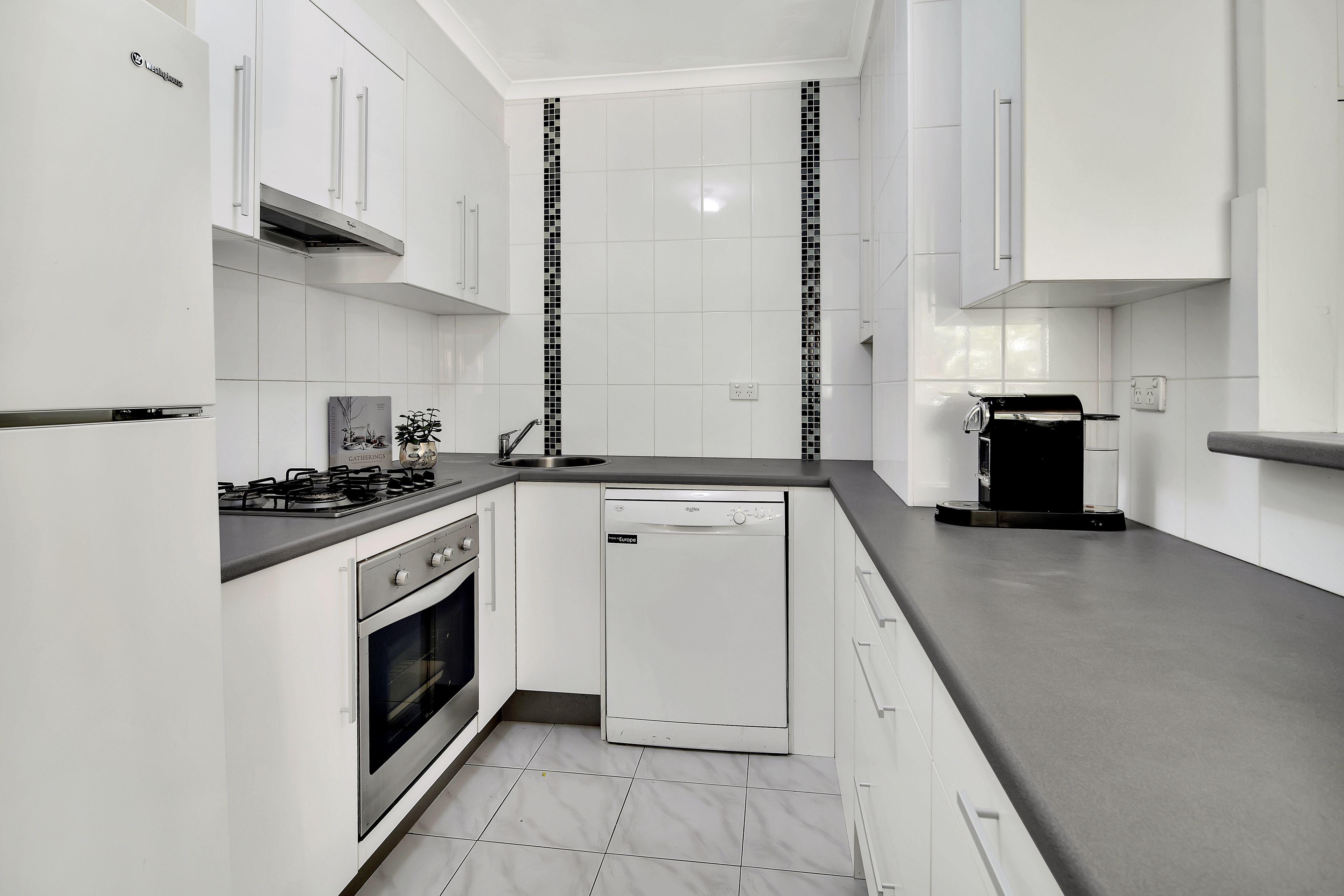 32/120 Saunders Street — photo 4 of 11