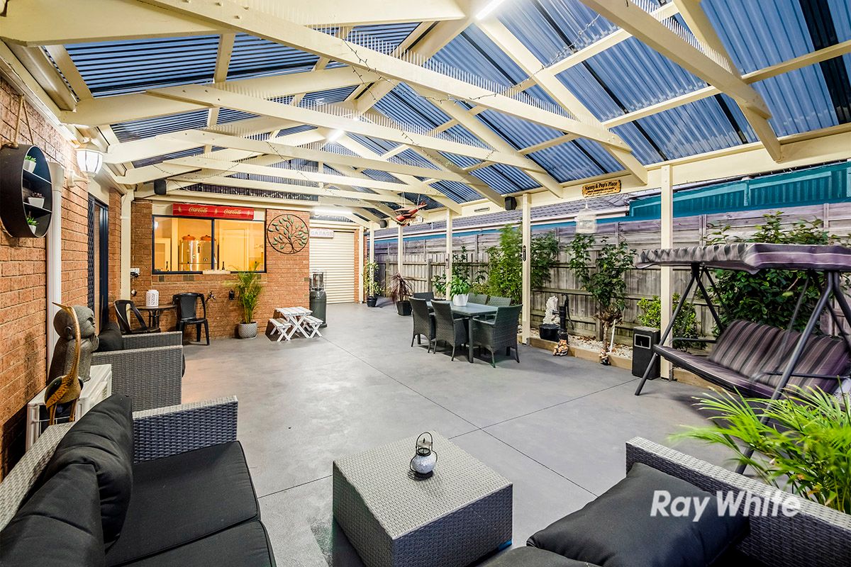 19 Stephellen Way, Cranbourne West VIC 3977