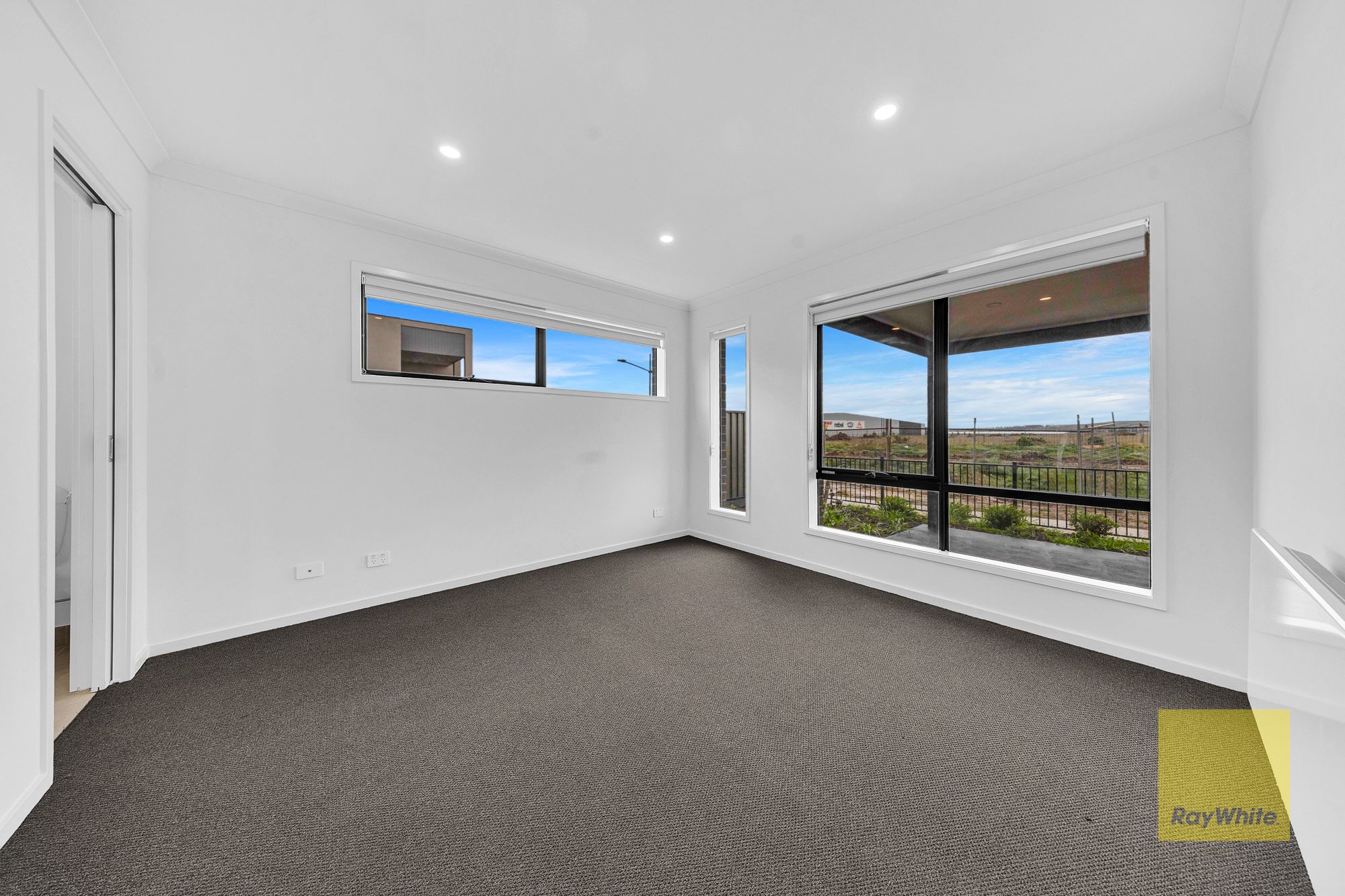 45 Messara Walk — photo 4 of 23
