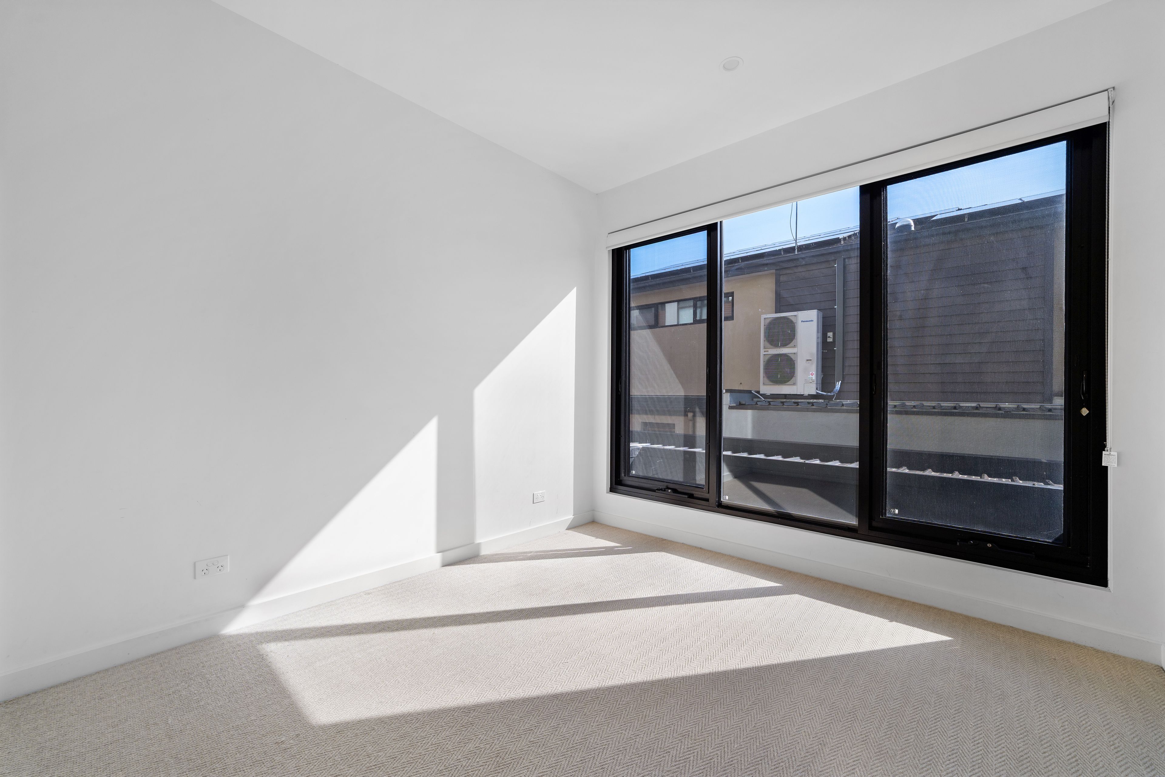 107/15 Maude Street — photo 9 of 17