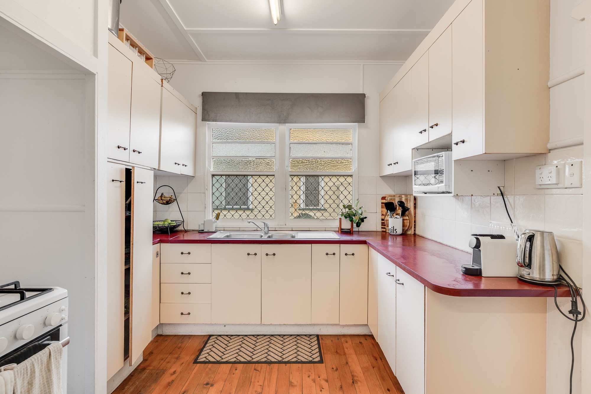 17 Ford Street, Rockville, QLD 4350