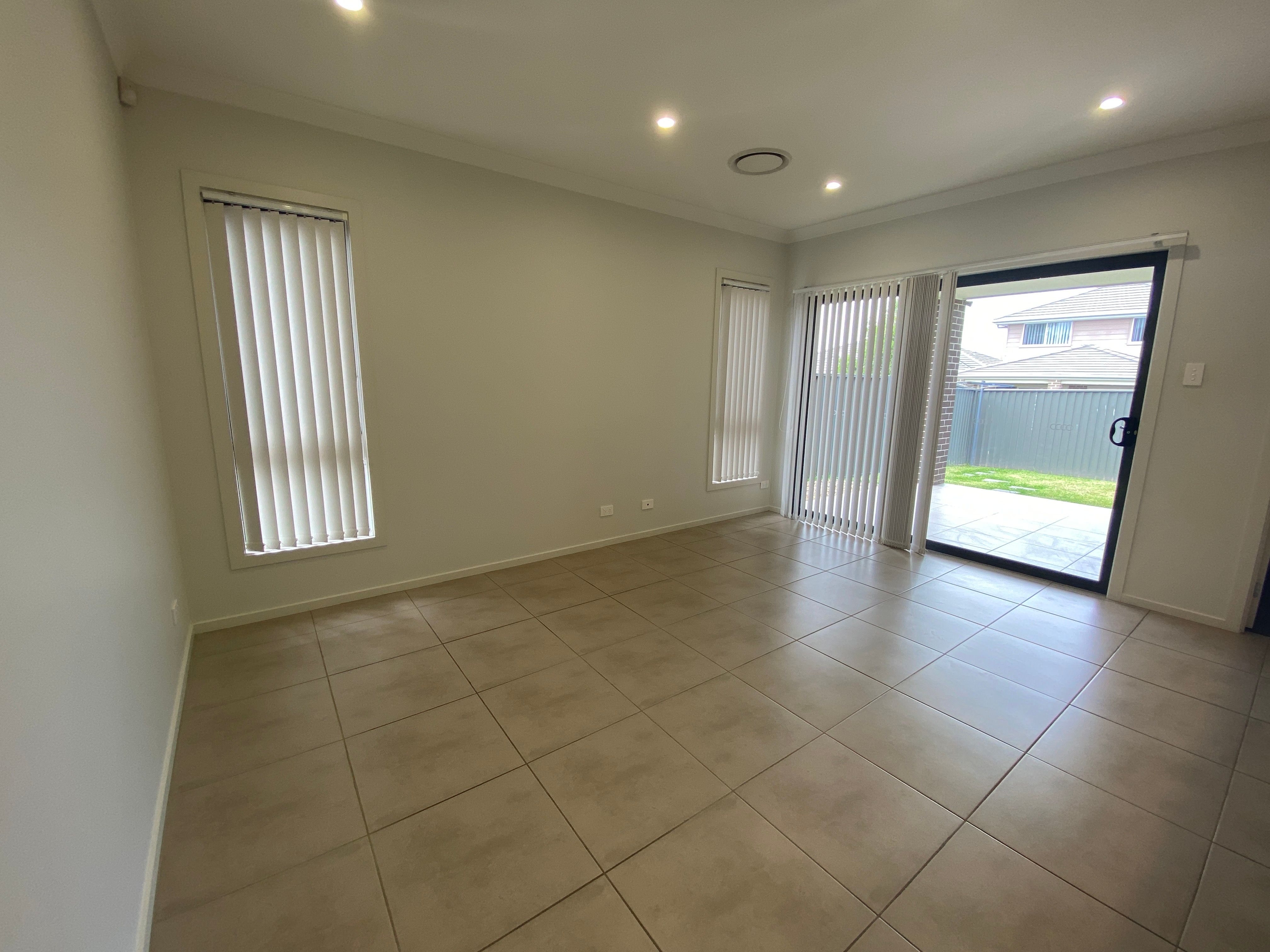 39 Cullen Avenue, JORDAN SPRINGS, NSW 2747