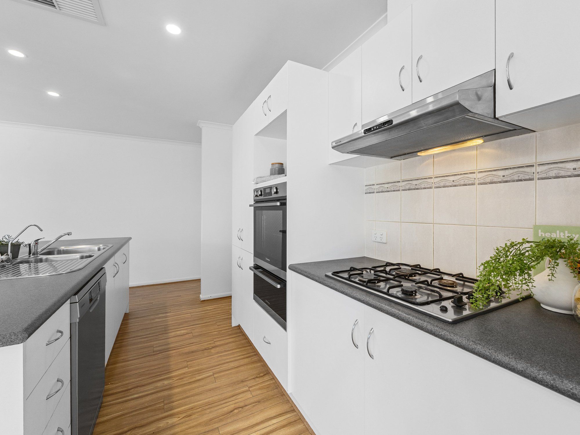 10 Mornington Place — photo 8 of 18