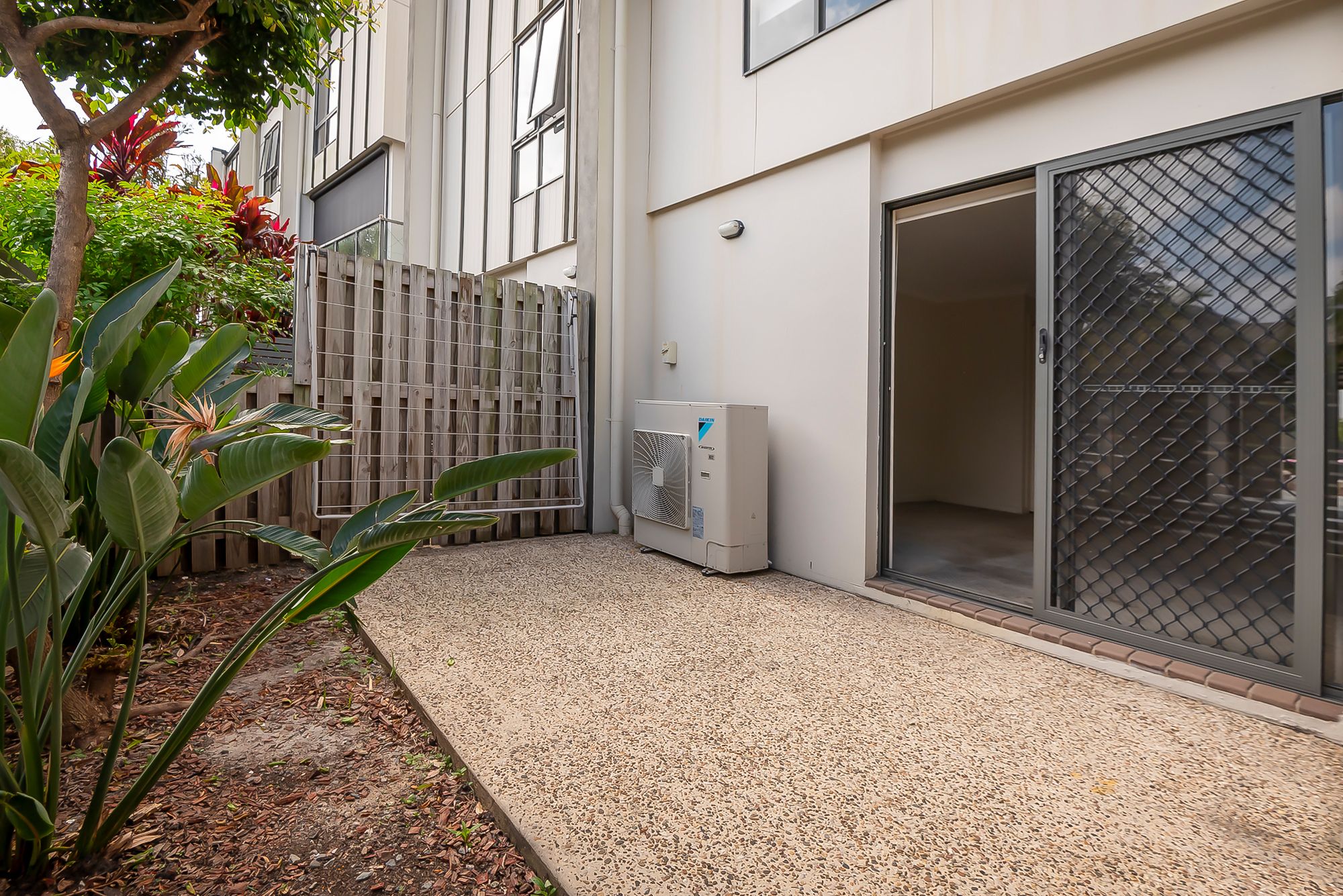 3/61 East Quay Drive — photo 11 of 12