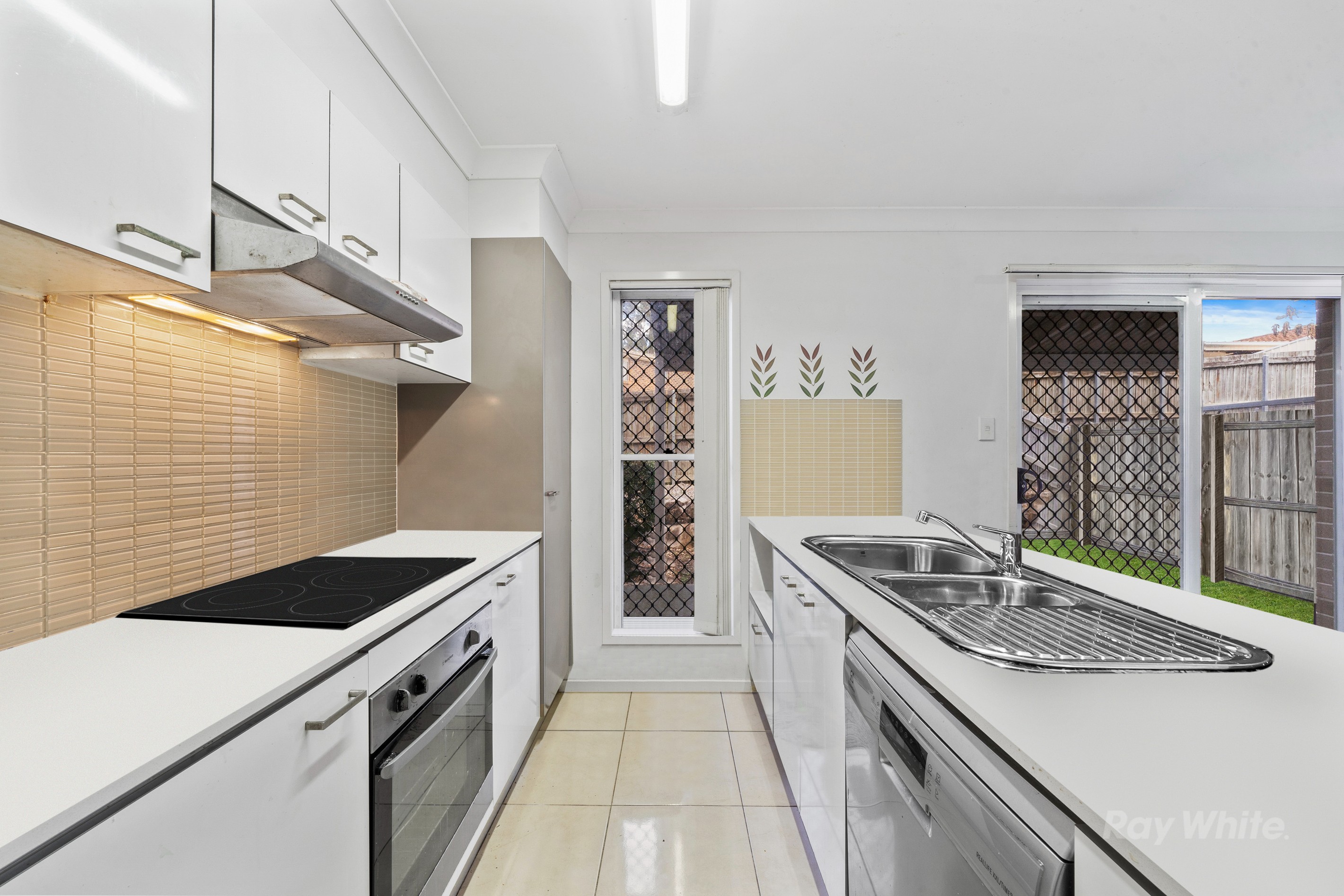 8/31 Lyrebird Street, Loganlea, QLD 4131