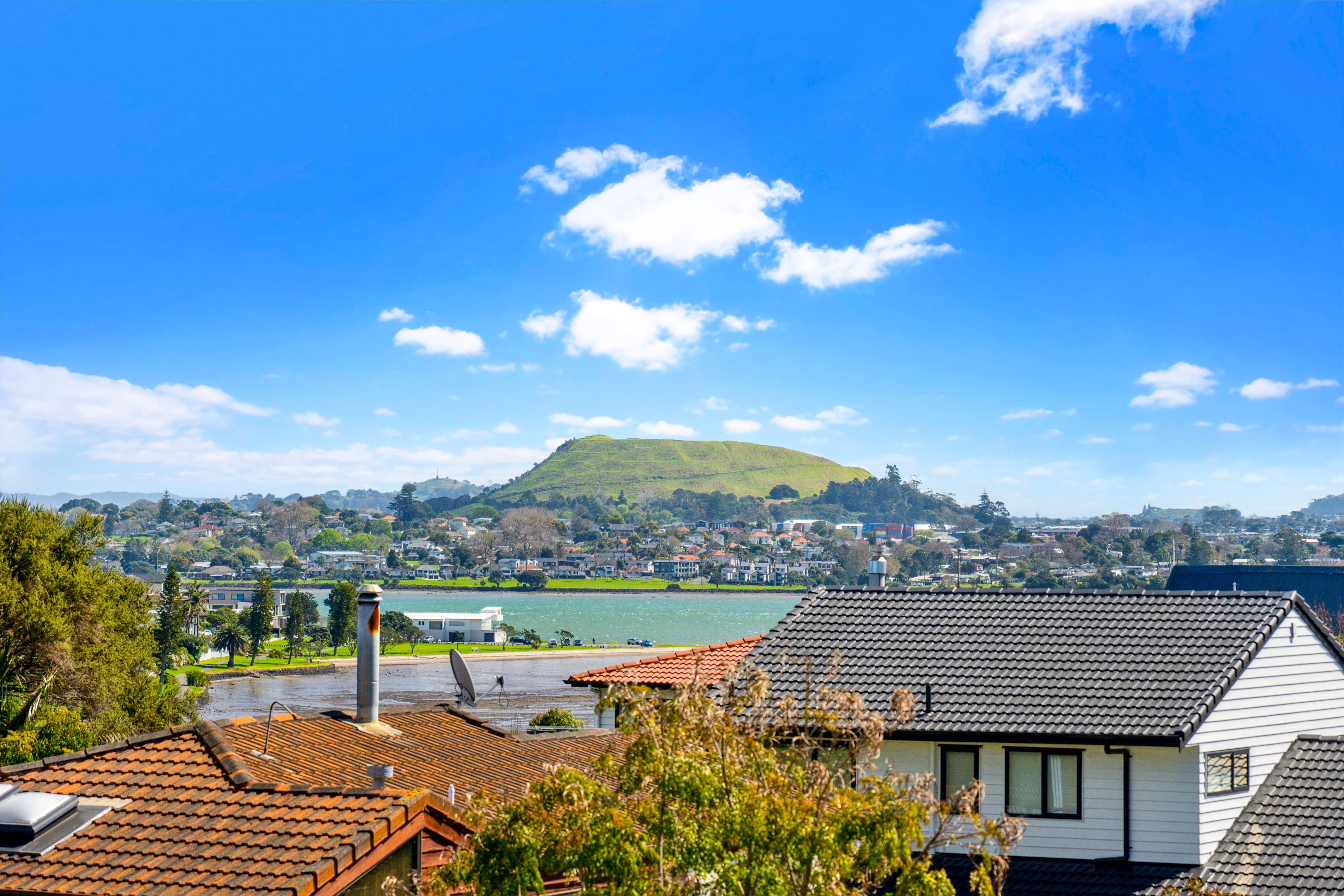 2 Venus Place, Half Moon Bay, Manukau City