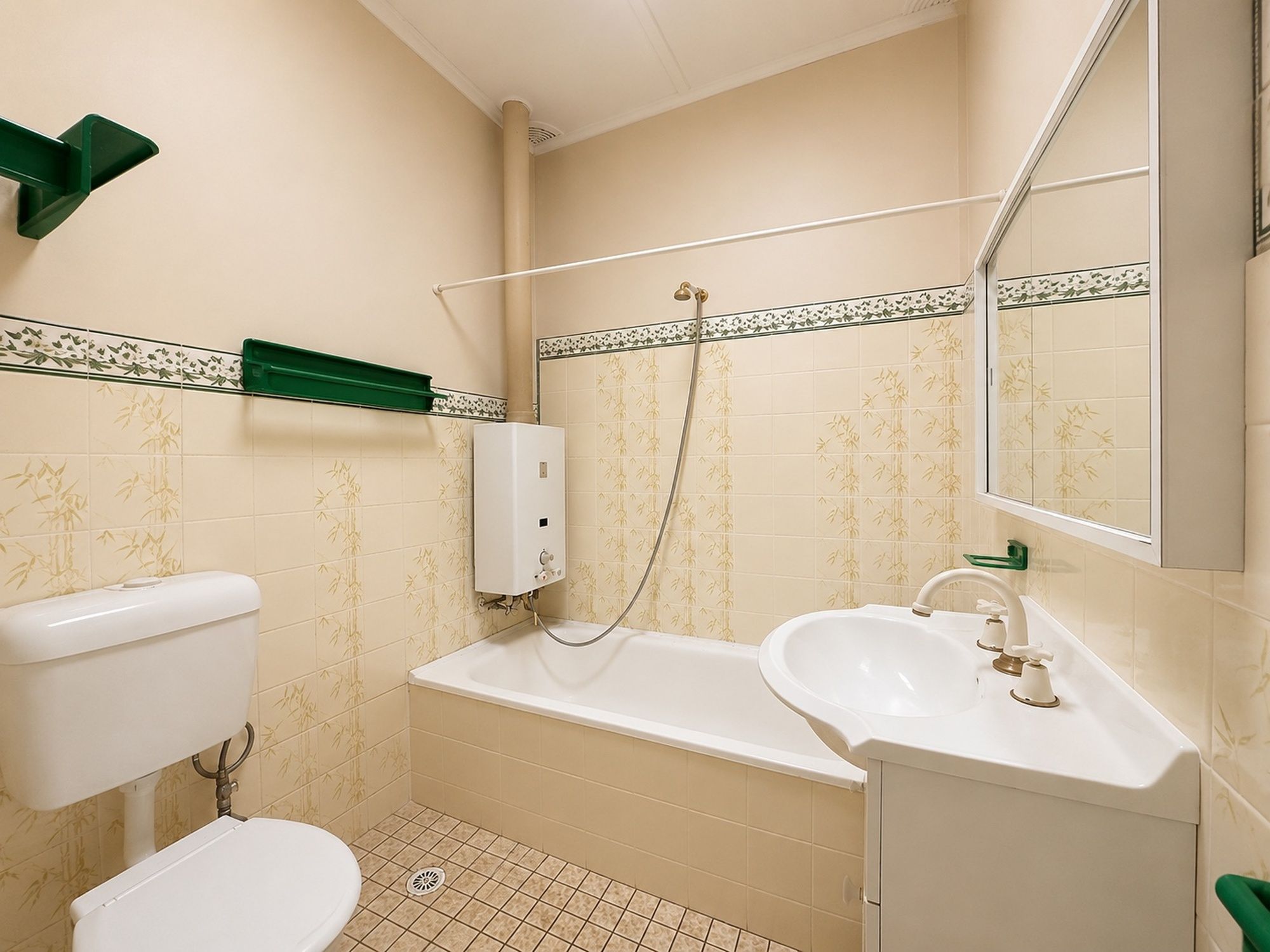 102 Alcoomie Street — photo 12 of 14
