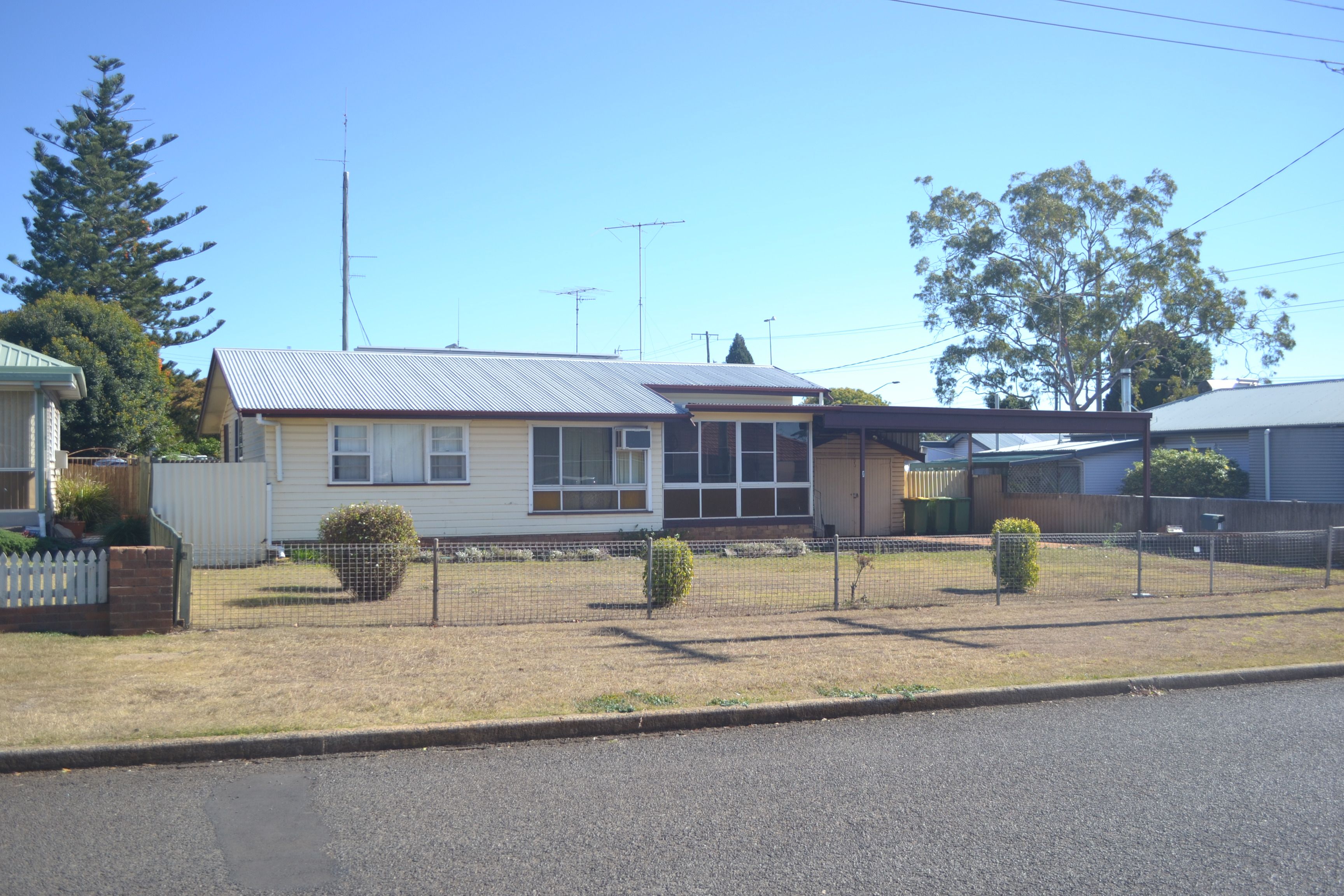 1 Merritt Street, Harristown, QLD 4350