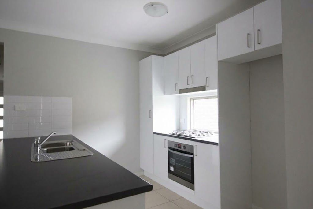29 Kingsman Avenue — photo 6 of 9