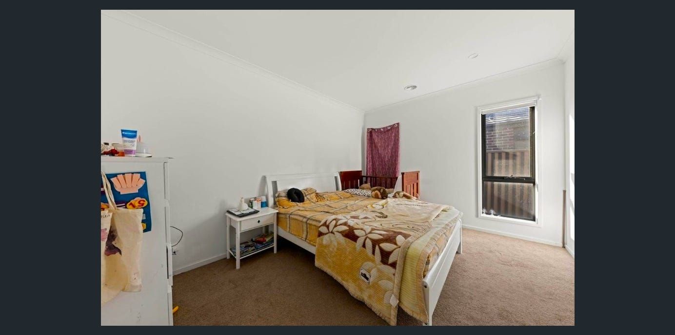 8 Homebush Drive — photo 6 of 9