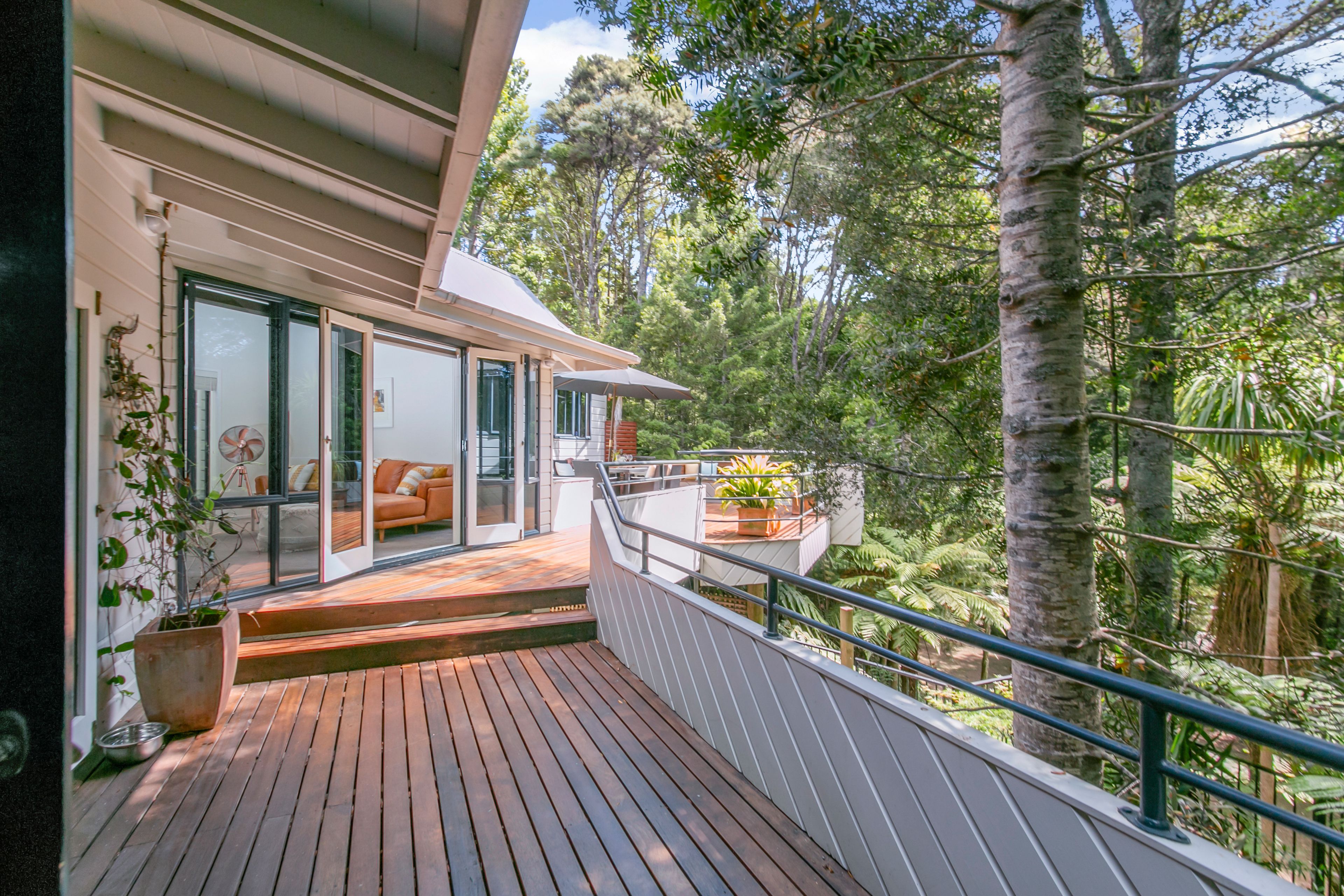 13 Kaurimu Rise, Titirangi, Waitakere City