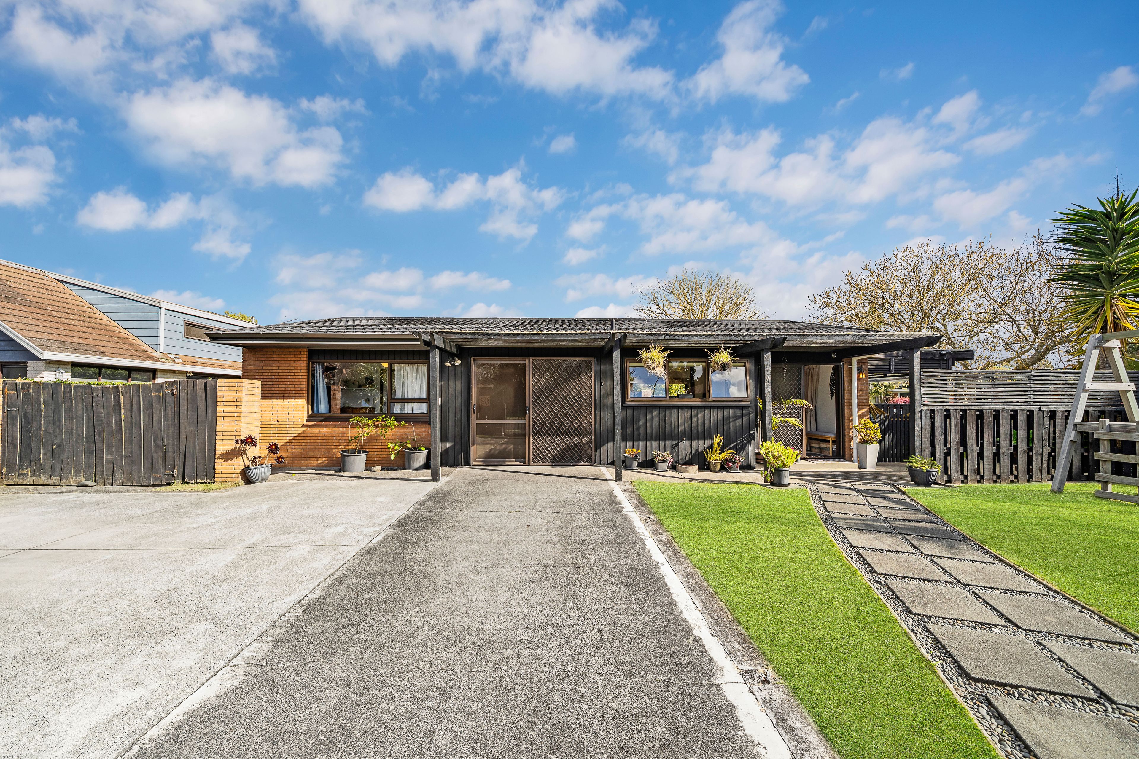 1/22 Walter Strevens Drive, Conifer Grove, Manukau City