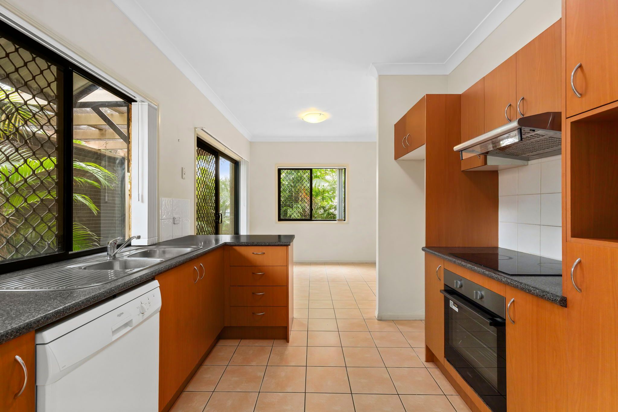 8/93-95 Cambridge Street, Carina Heights, QLD 4152