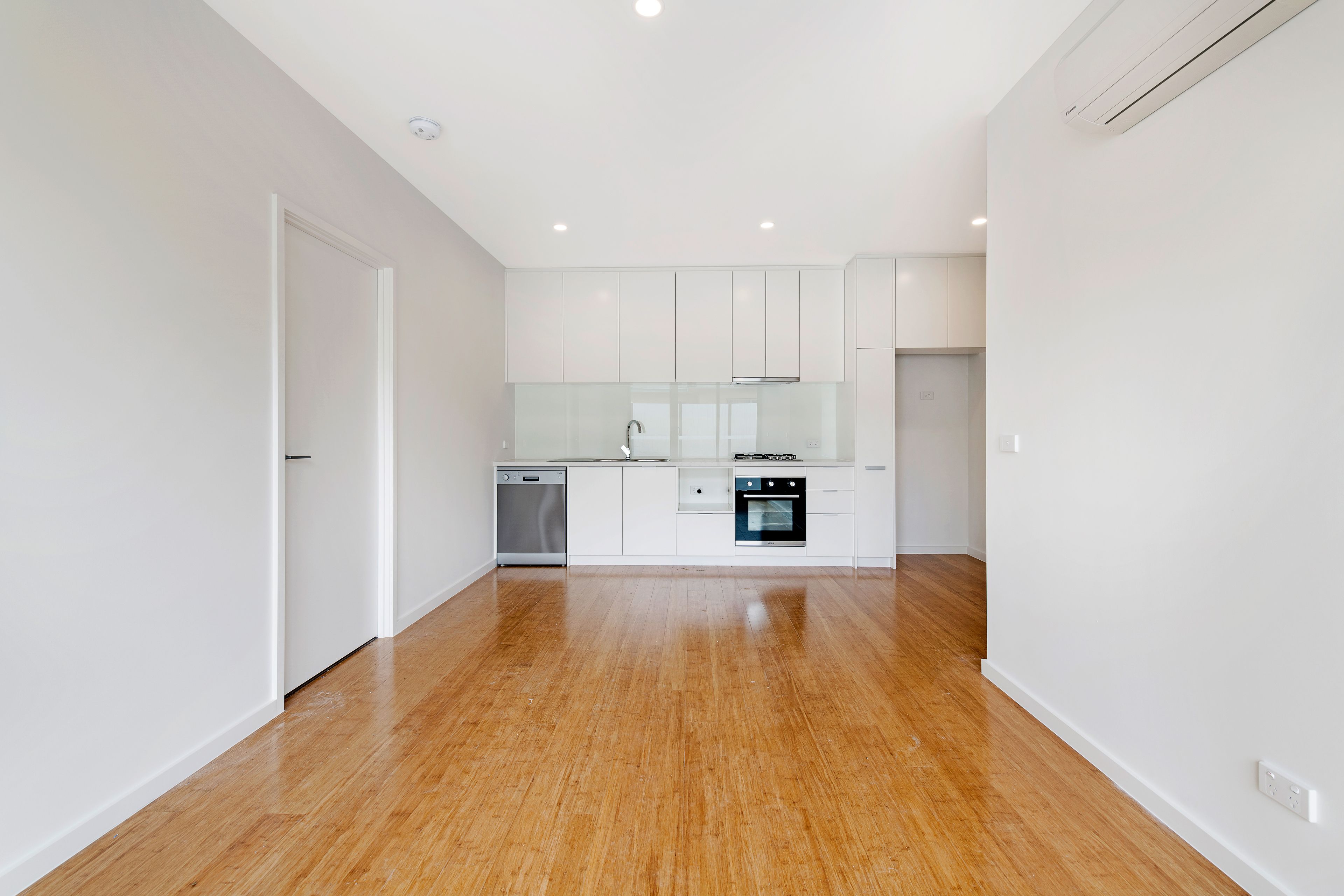 102/1217 Centre Road, Oakleigh South, VIC 3167