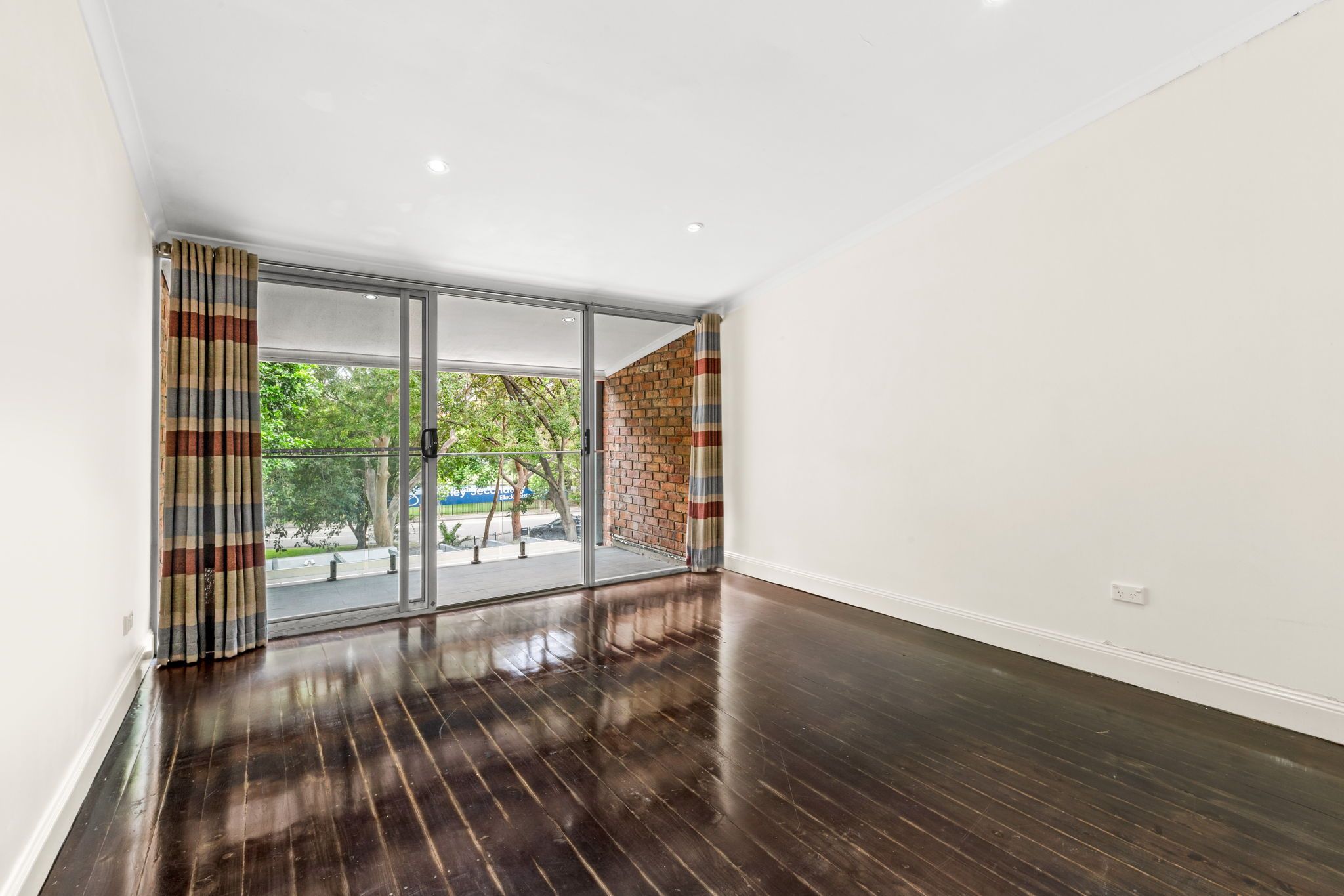 23 Burton Street — photo 4 of 5