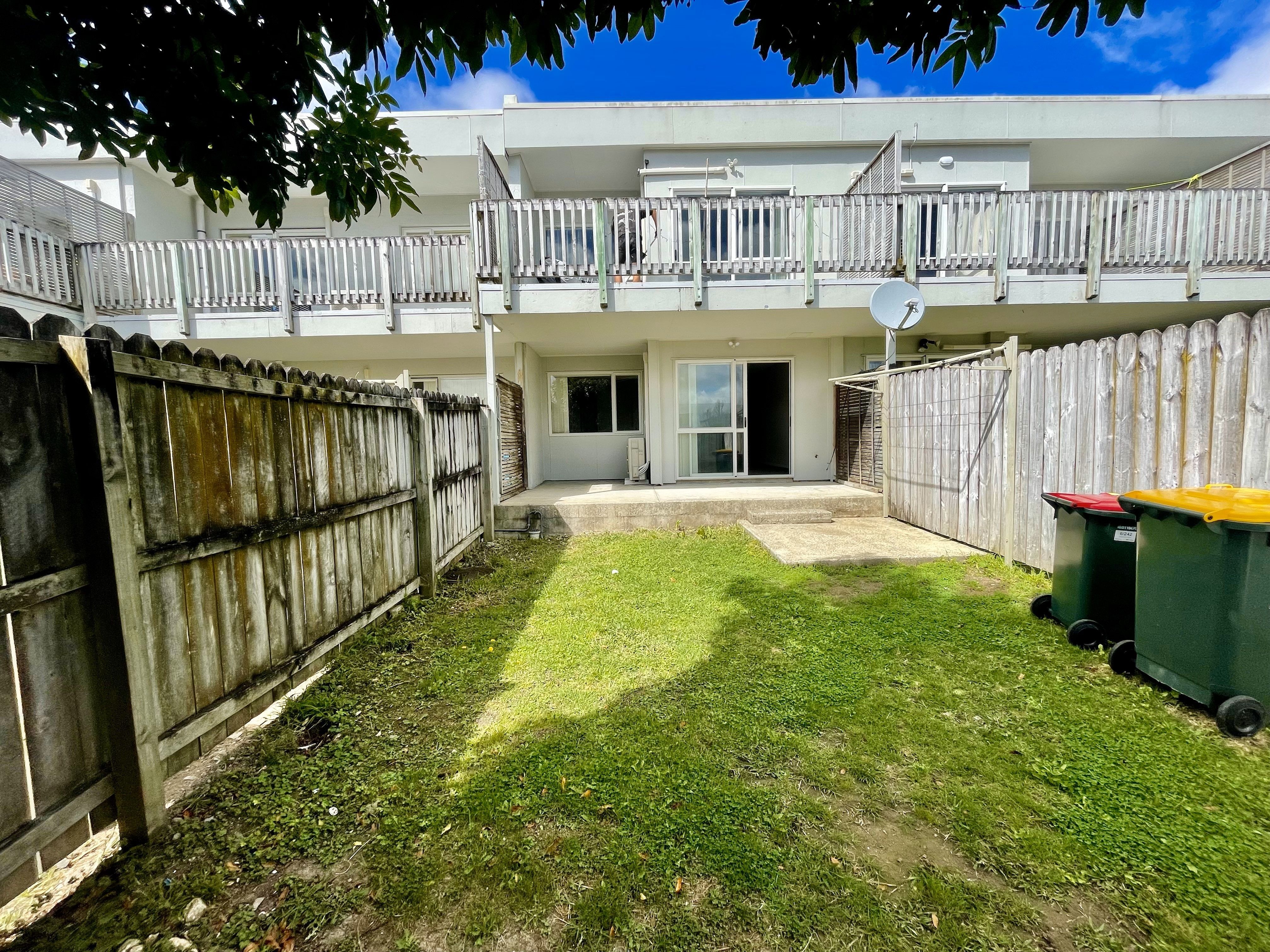 6/242 Great North Road, Henderson, Waitakere City