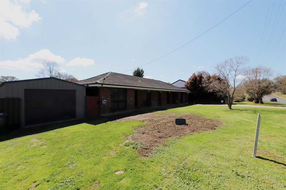 15 Forest Street, Tumut NSW 2720