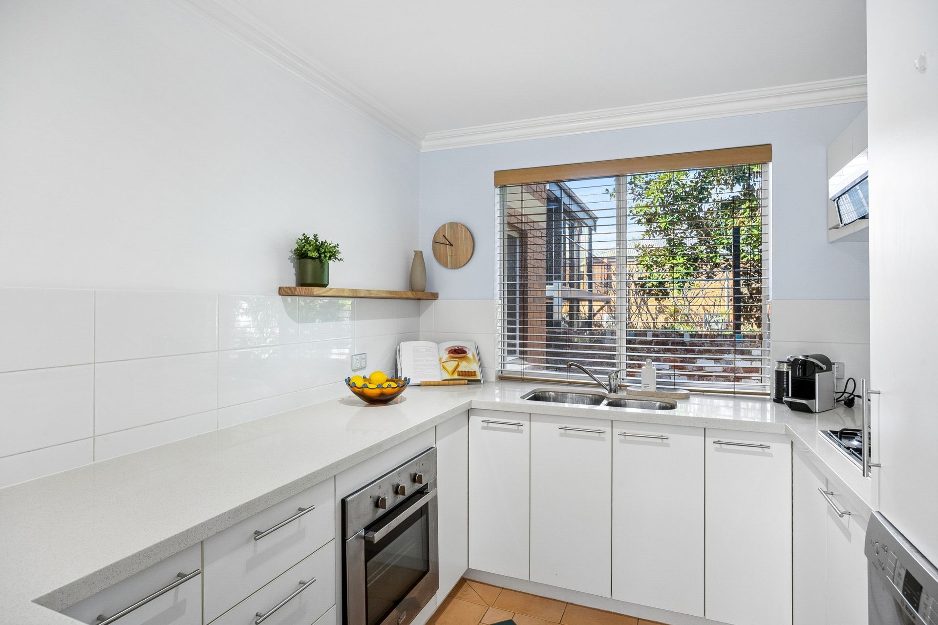 8/6 Stuart Street — photo 14 of 28
