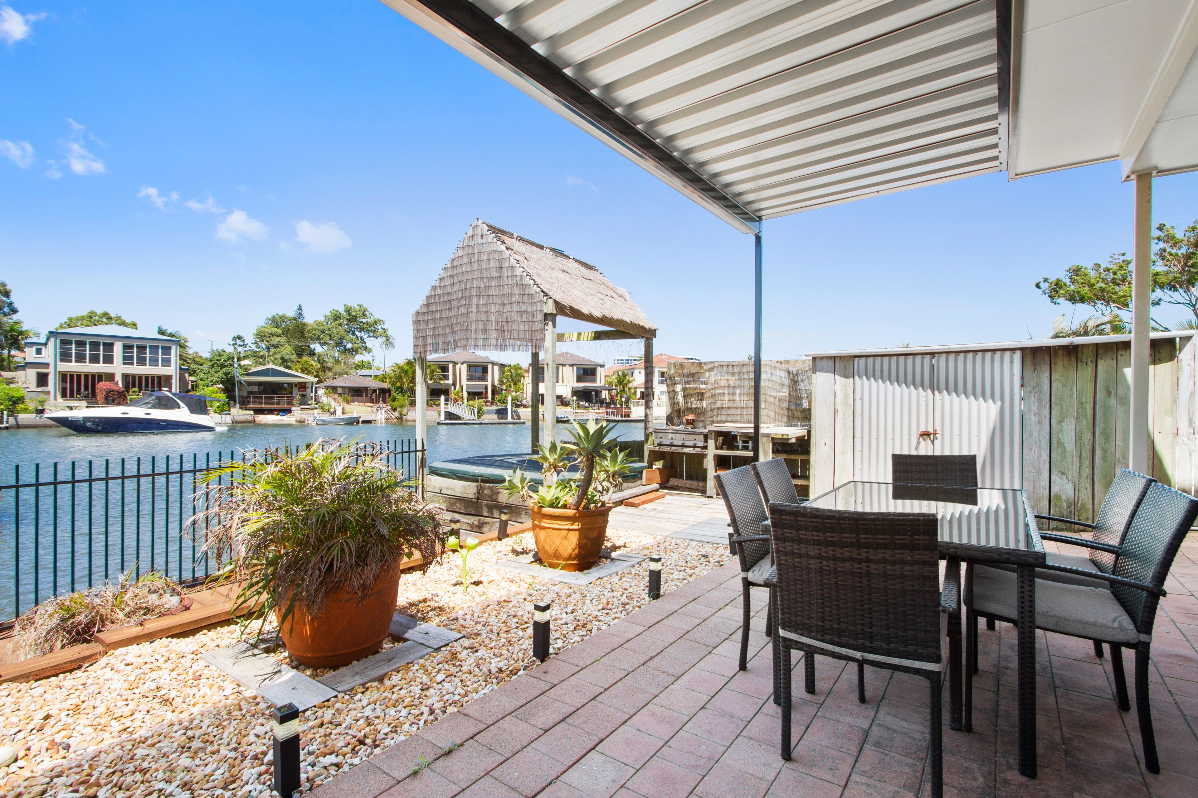 2/8 Vaggelas Crescent, Biggera Waters, QLD 4216
