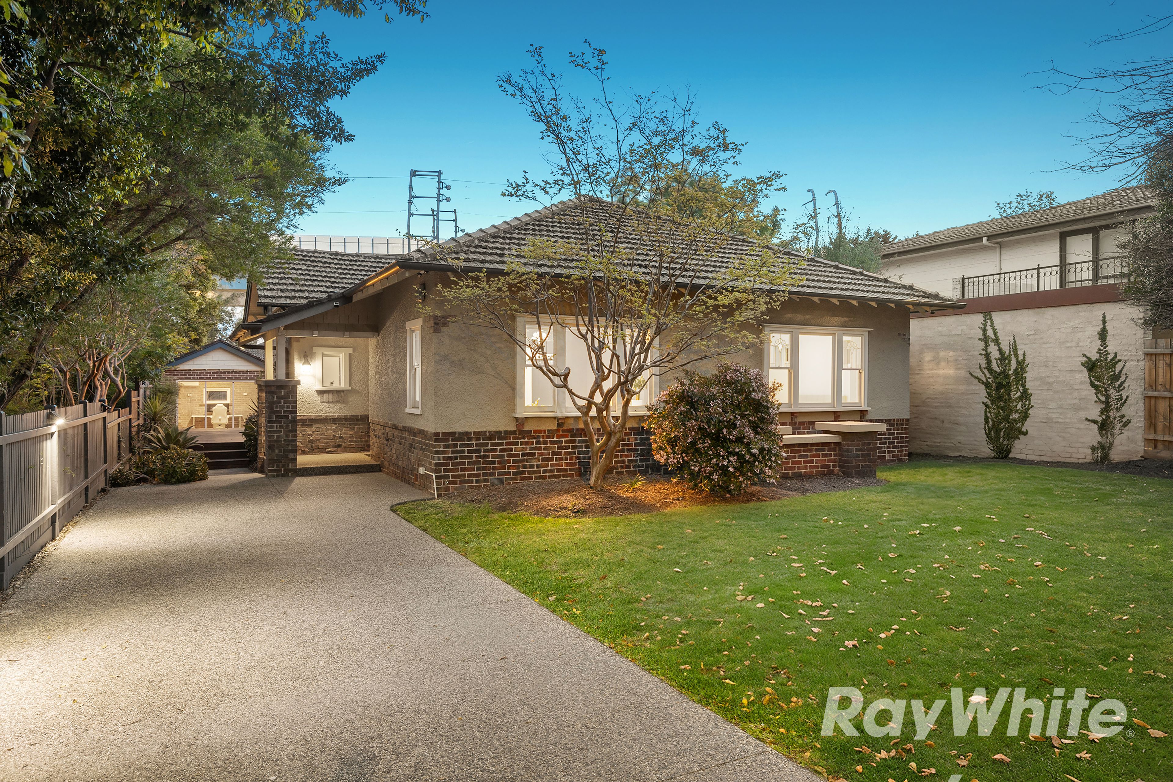 483 Neerim Road — photo from Ray White Carnegie