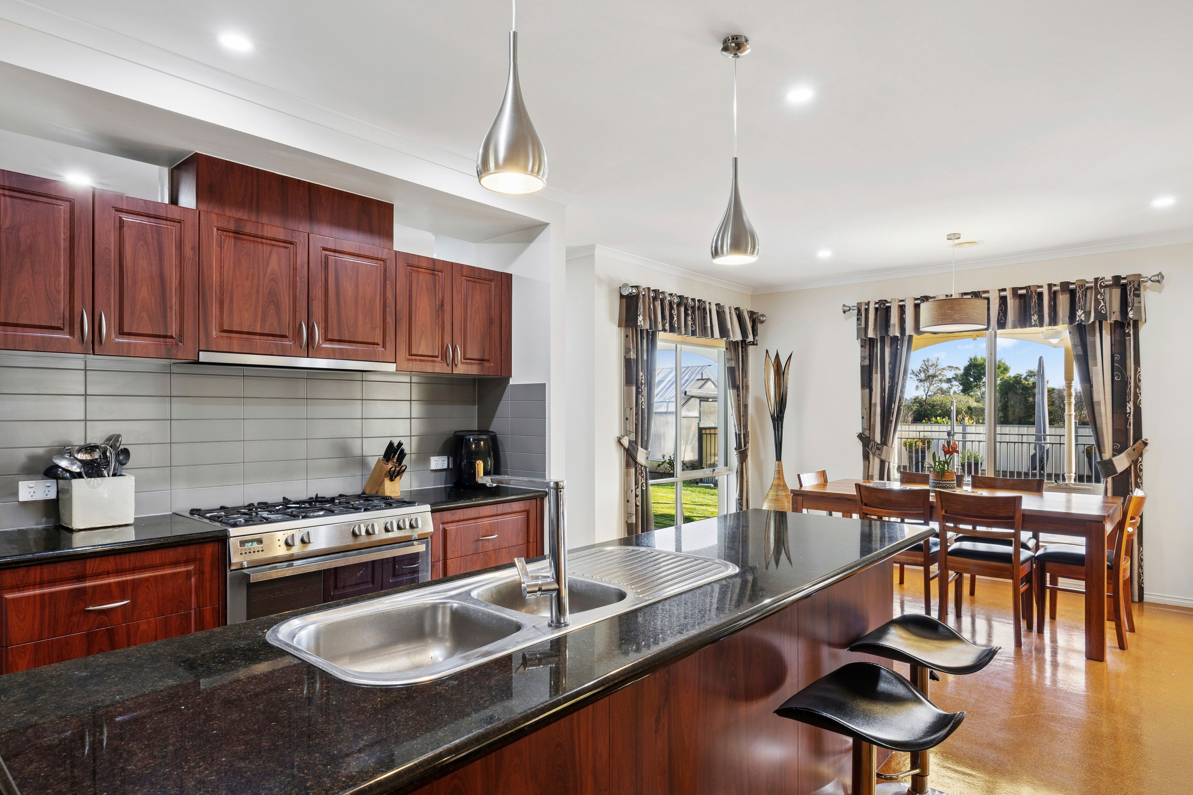 60 Roberts Road — photo 4 of 19