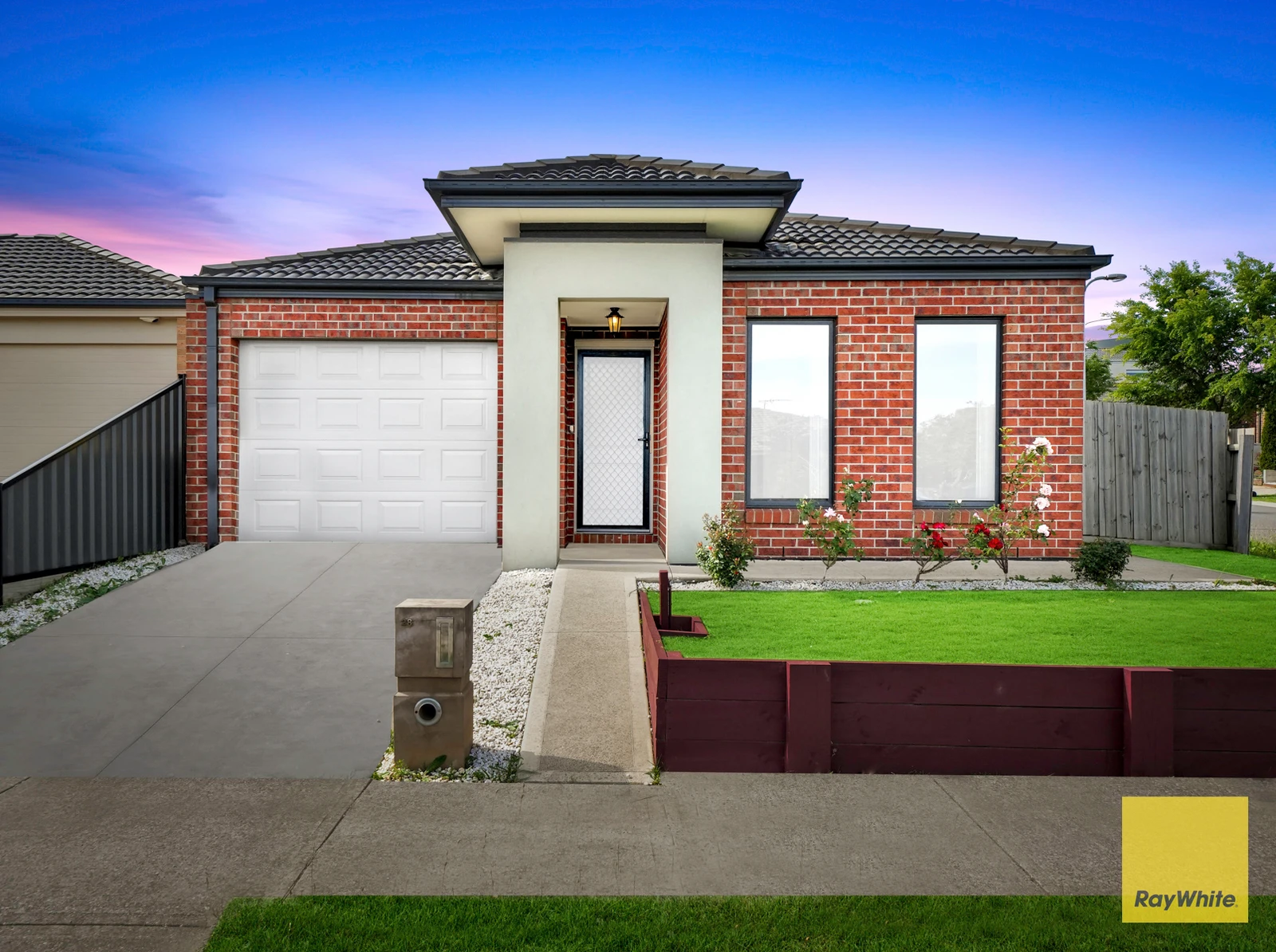 28 Obsidian Avenue, Tarneit, VIC 3029