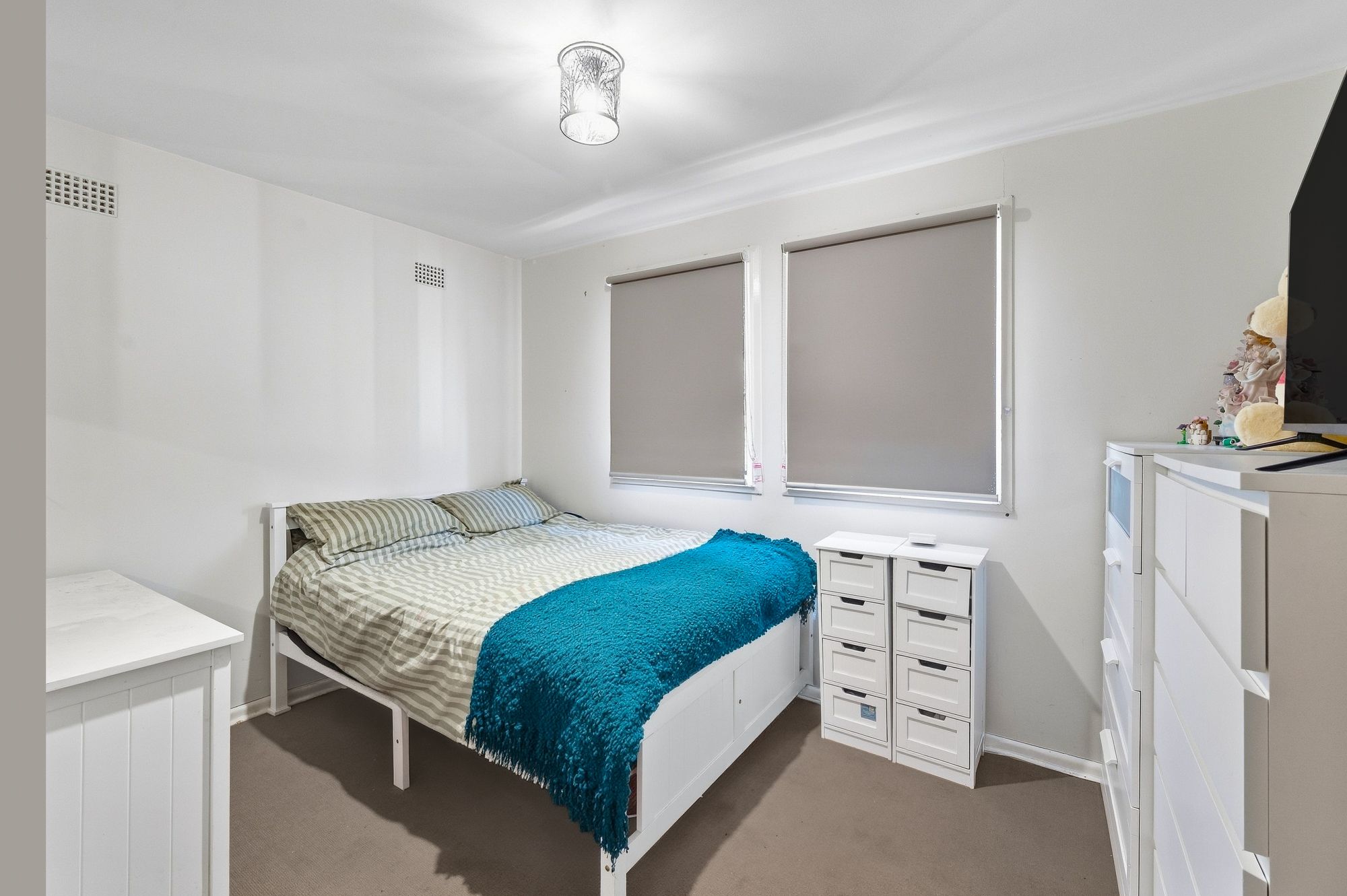 8 Elizabeth Way — photo 6 of 10