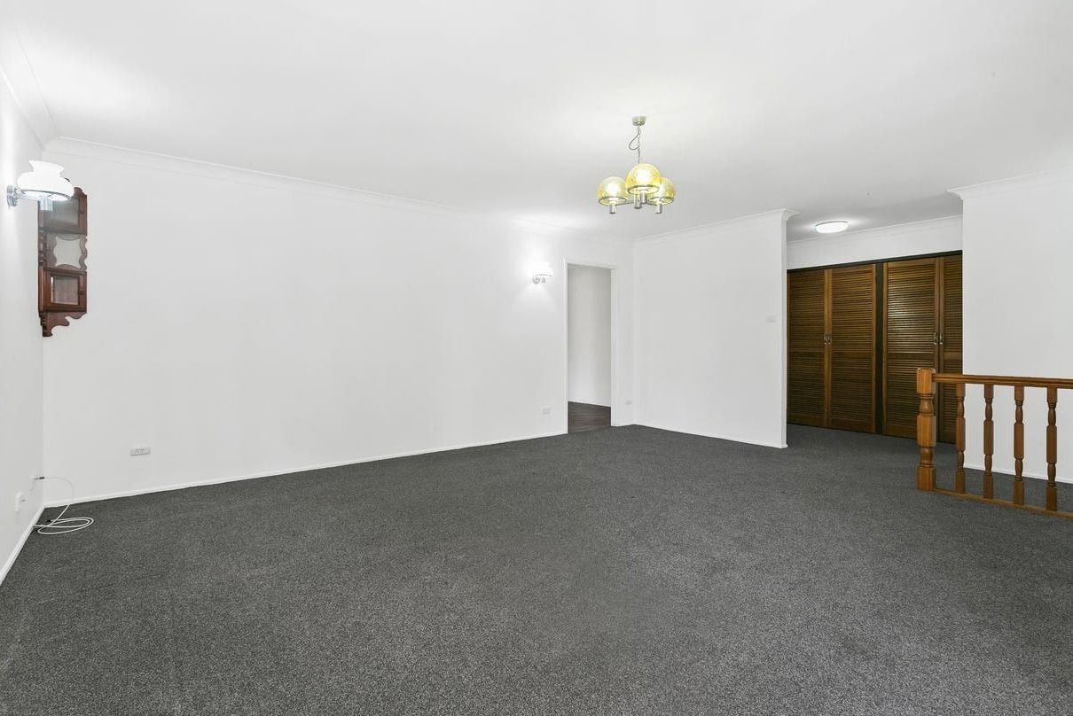 19 Springwood Road — photo 4 of 10
