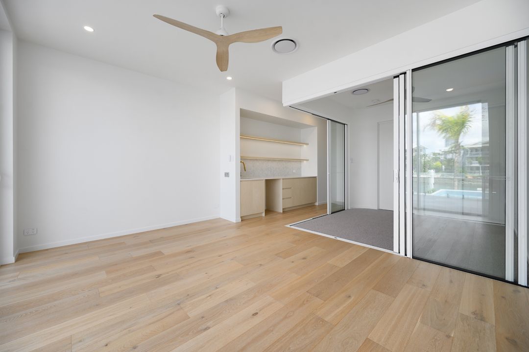 4/10-12 Jennifer Avenue, Runaway Bay, QLD 4216