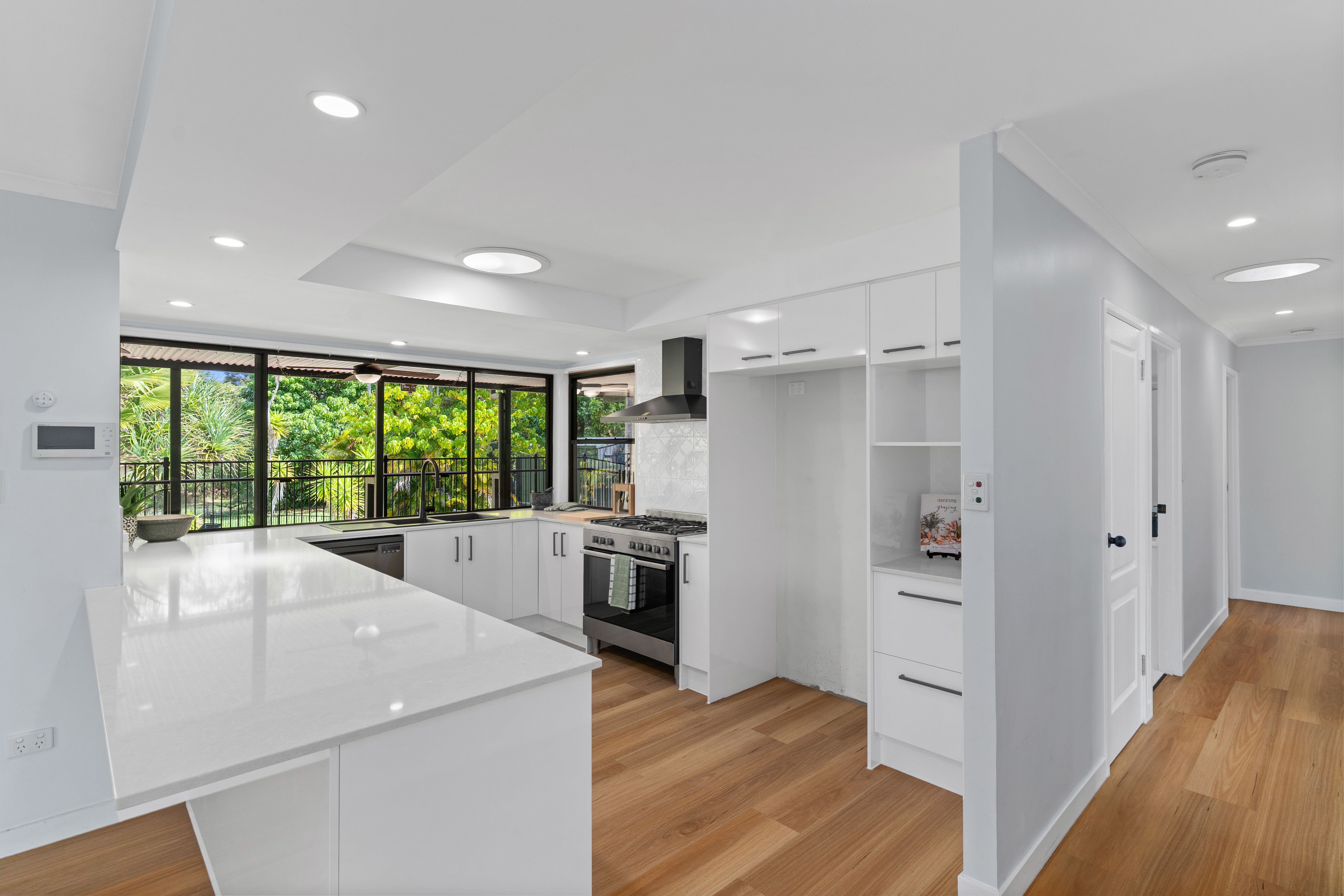 84 Thompson Road — photo 7 of 30