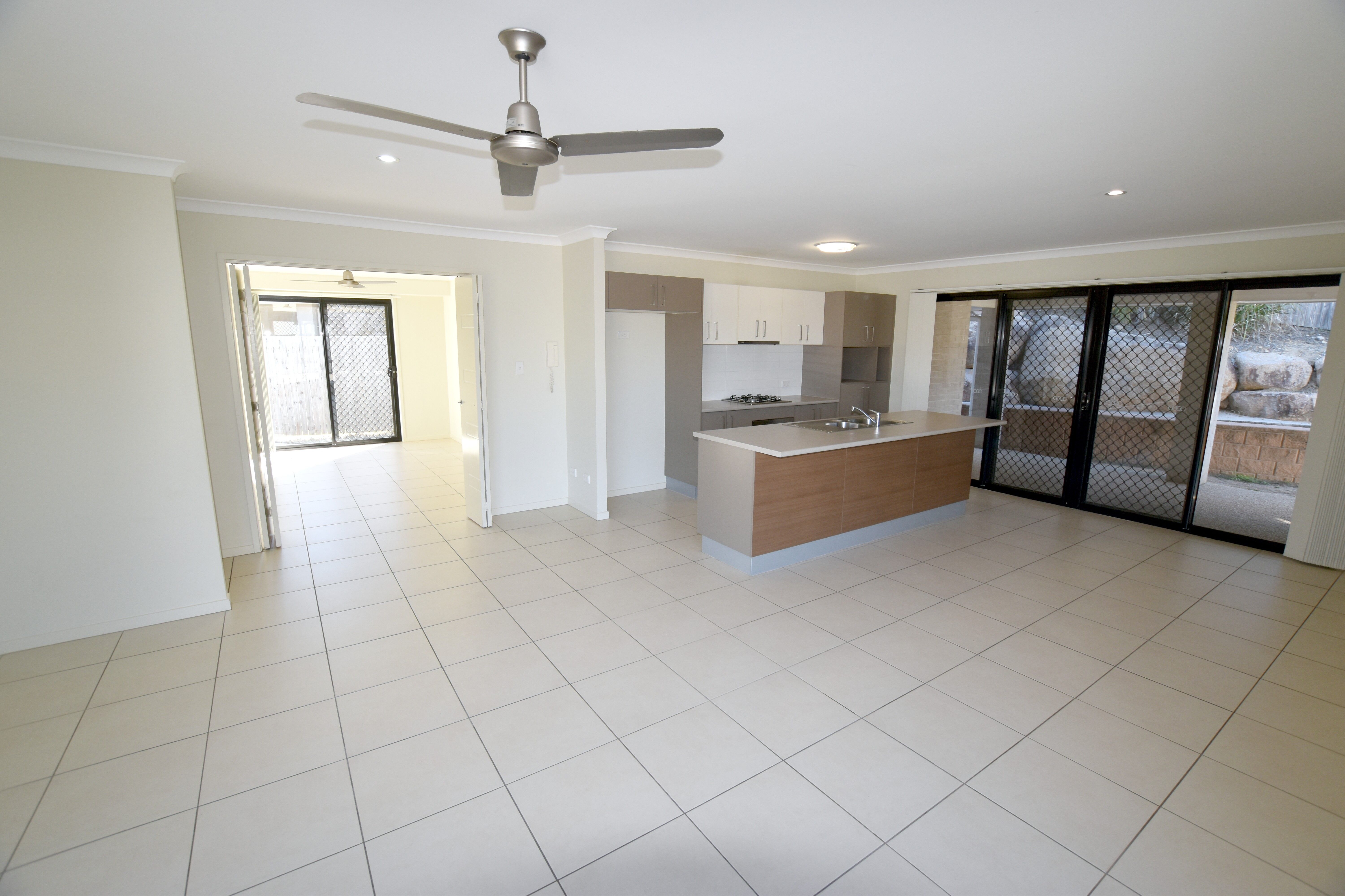 5 Beaver Avenue, South Gladstone, QLD 4680