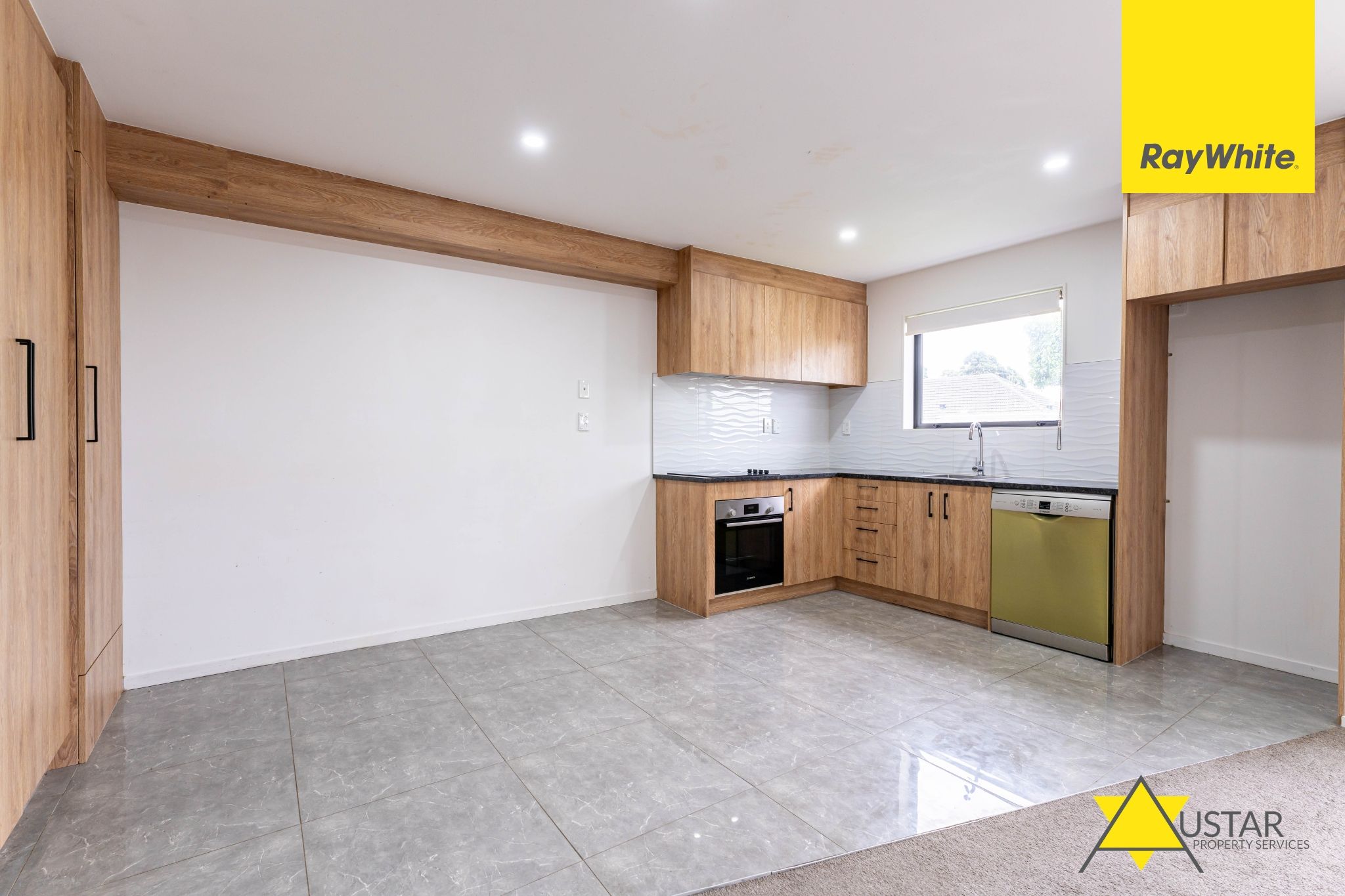 48E Waddell Avenue, Point England, Auckland City