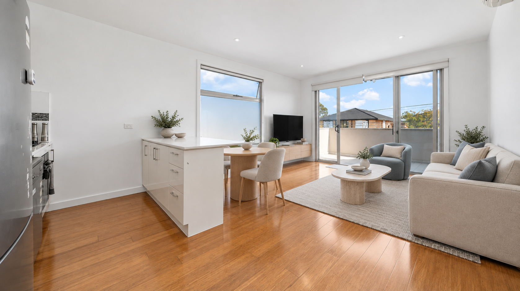 101/16 Malane Street — photo 4 of 10