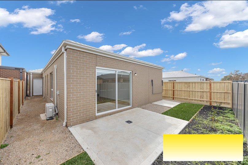 18 Pedra Avenue — photo 11 of 12