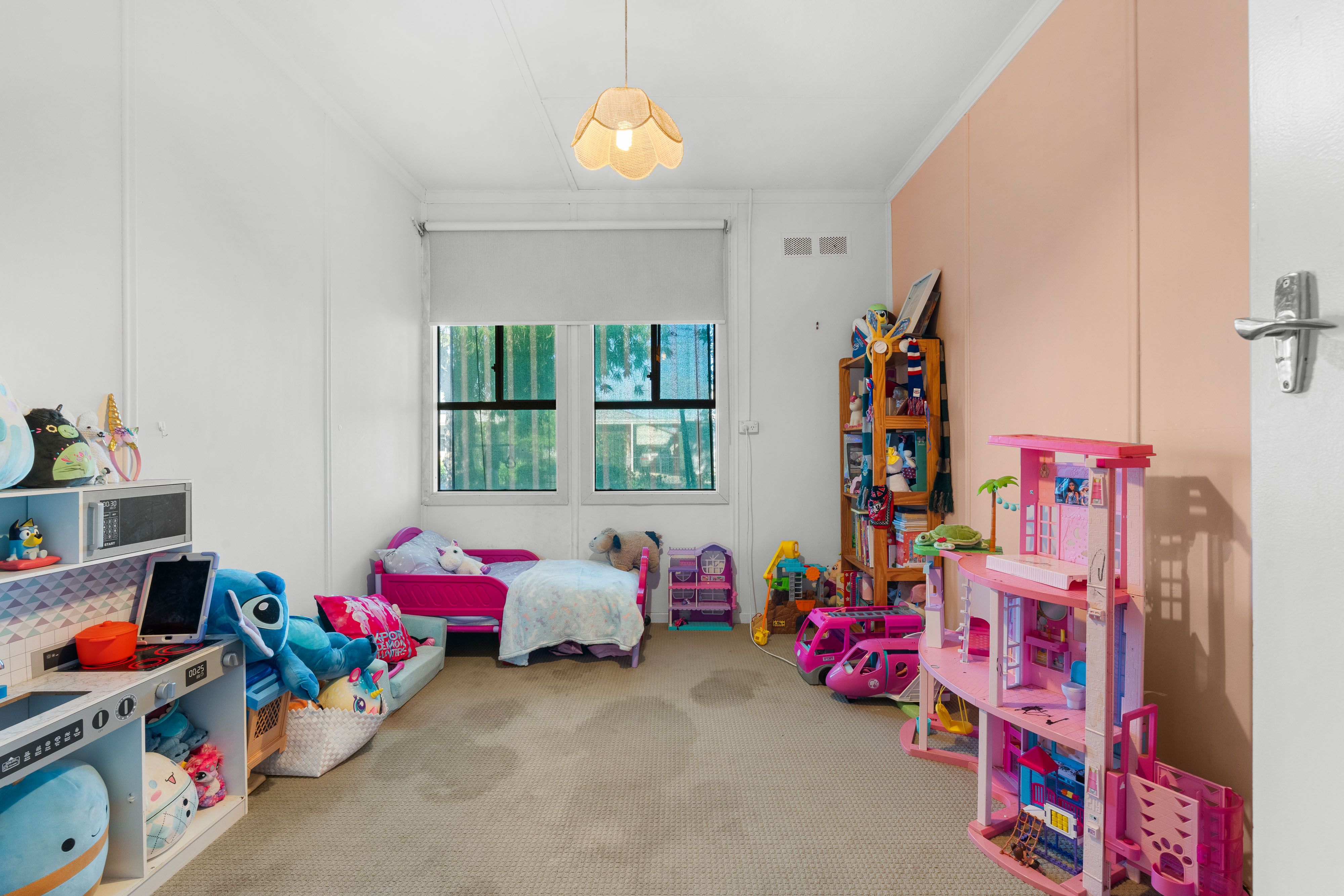 11 Tiller Street — photo 5 of 11