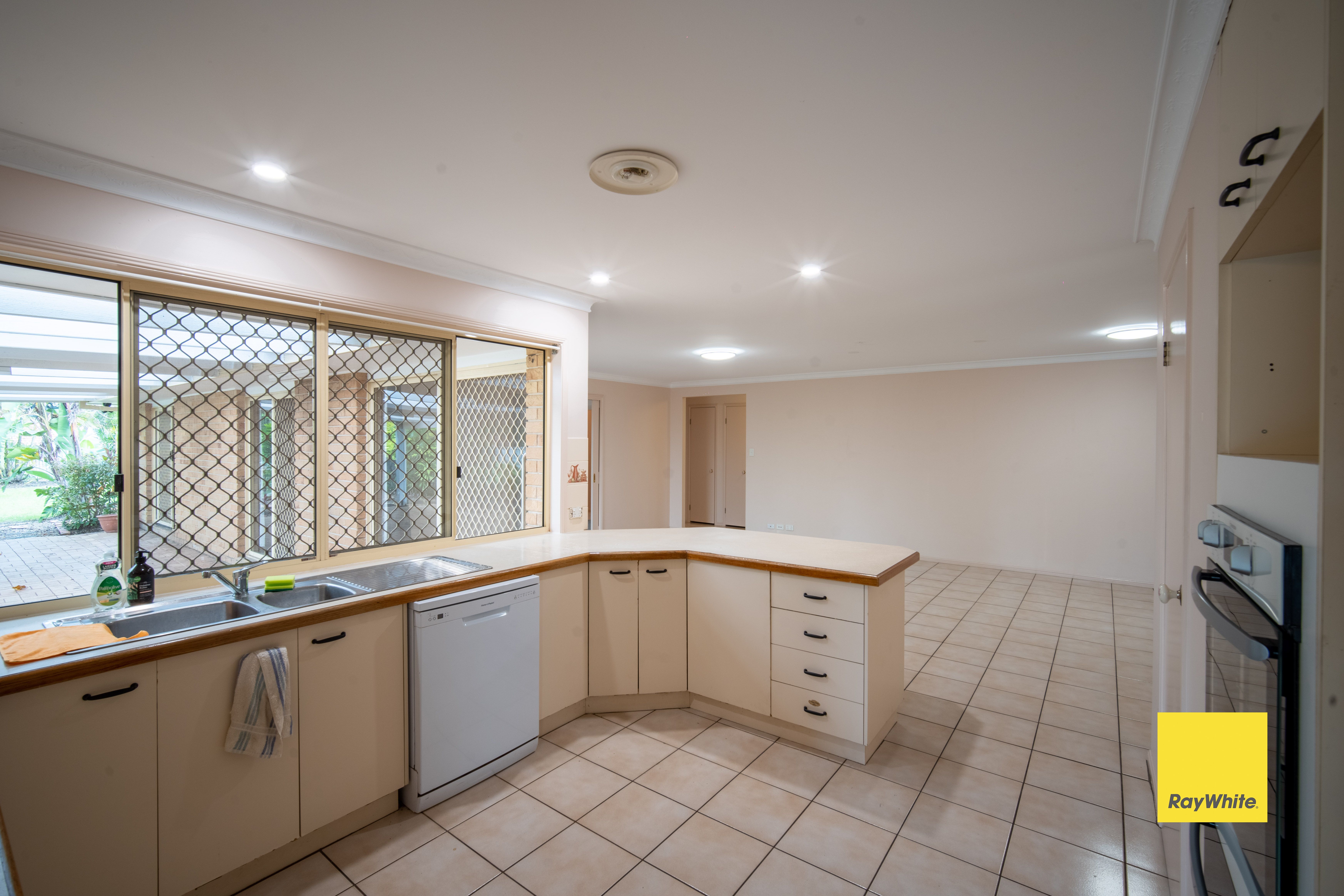 27 Wyncroft Street, Holland Park, QLD 4121