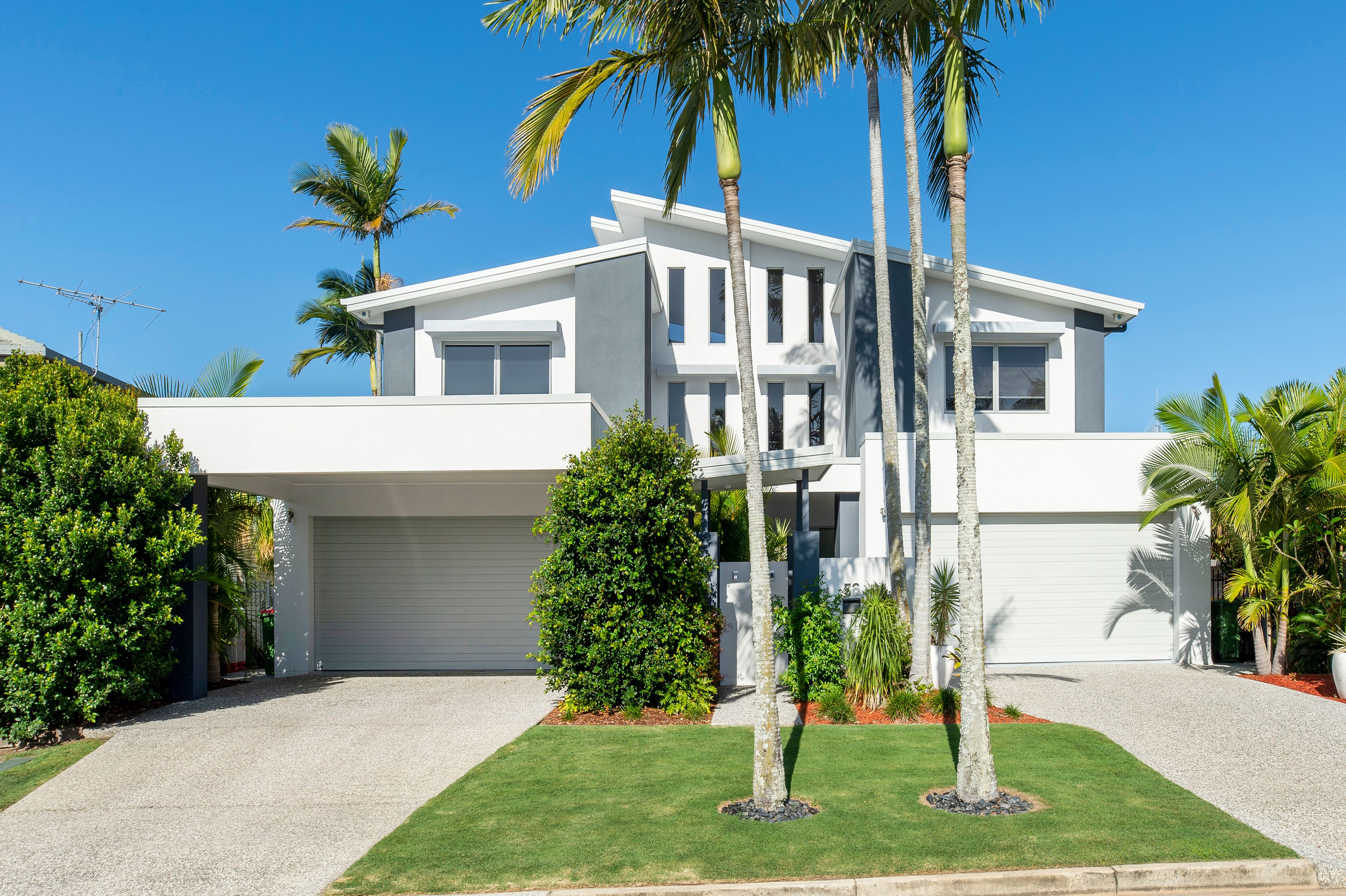 2/5 Daimler Drive, Bundall, QLD 4217