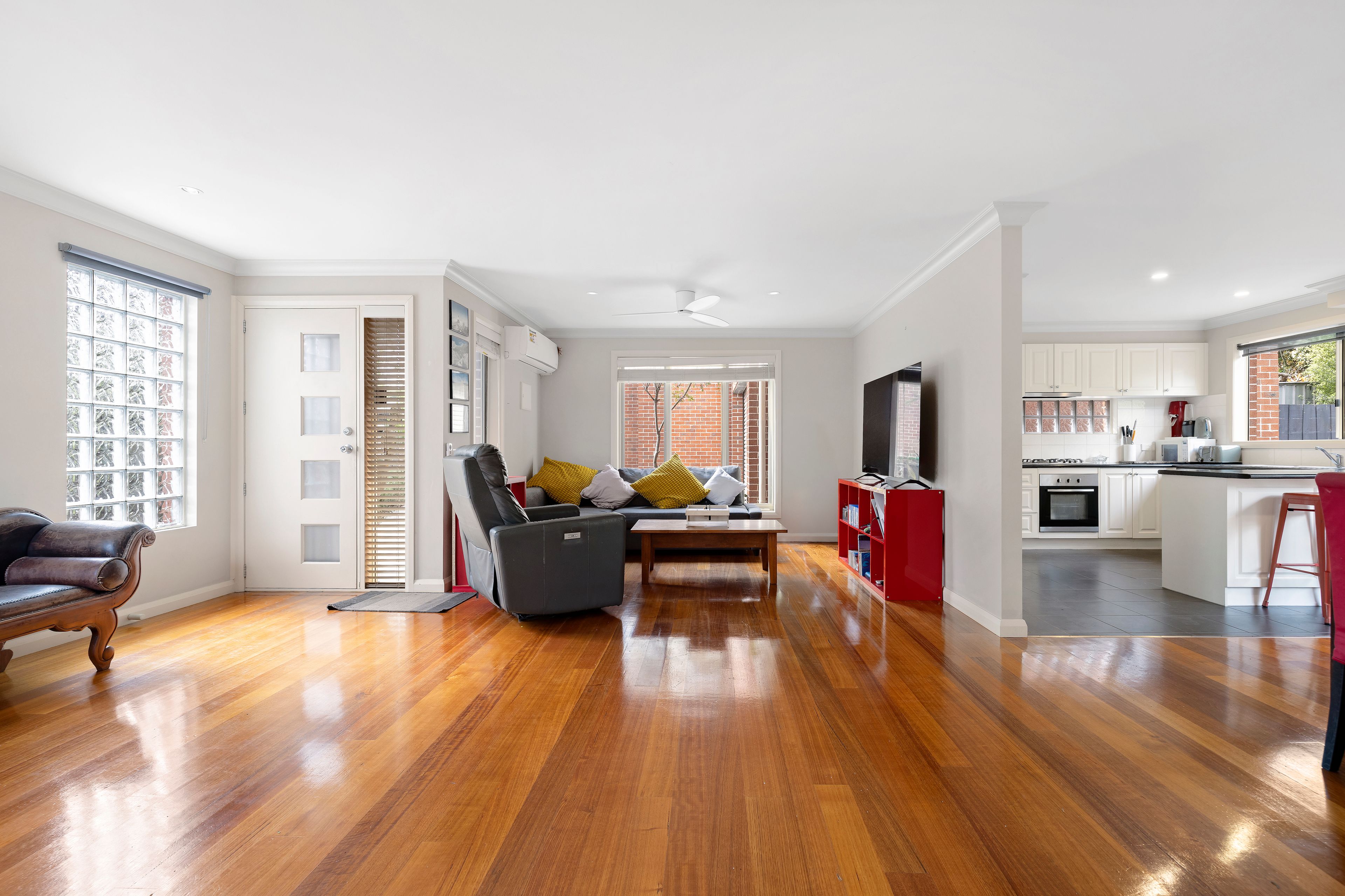 2/15 Stonehaven Avenue — photo 4 of 18