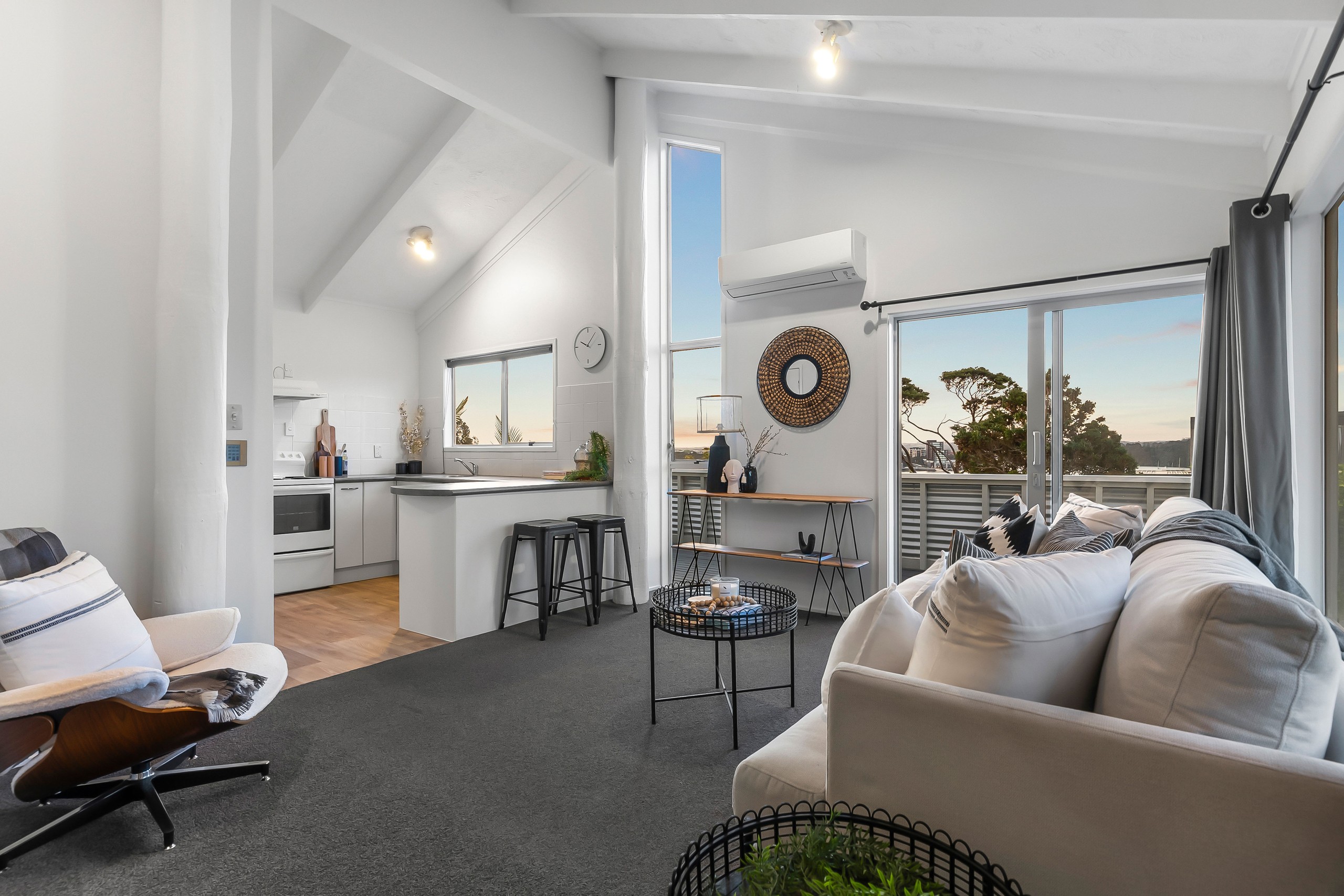 1/6 Oruamo Place, Beach Haven, North Shore City